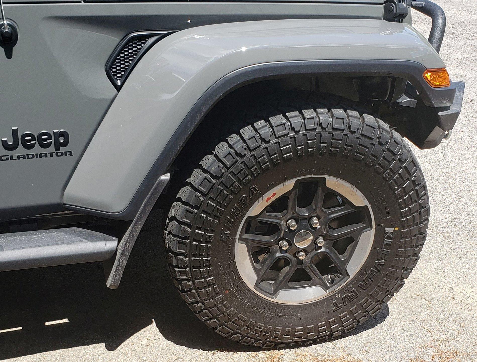 Jeep Gladiator Kenda Klever R/T KR601 35x10.50R17 20200728_134824c