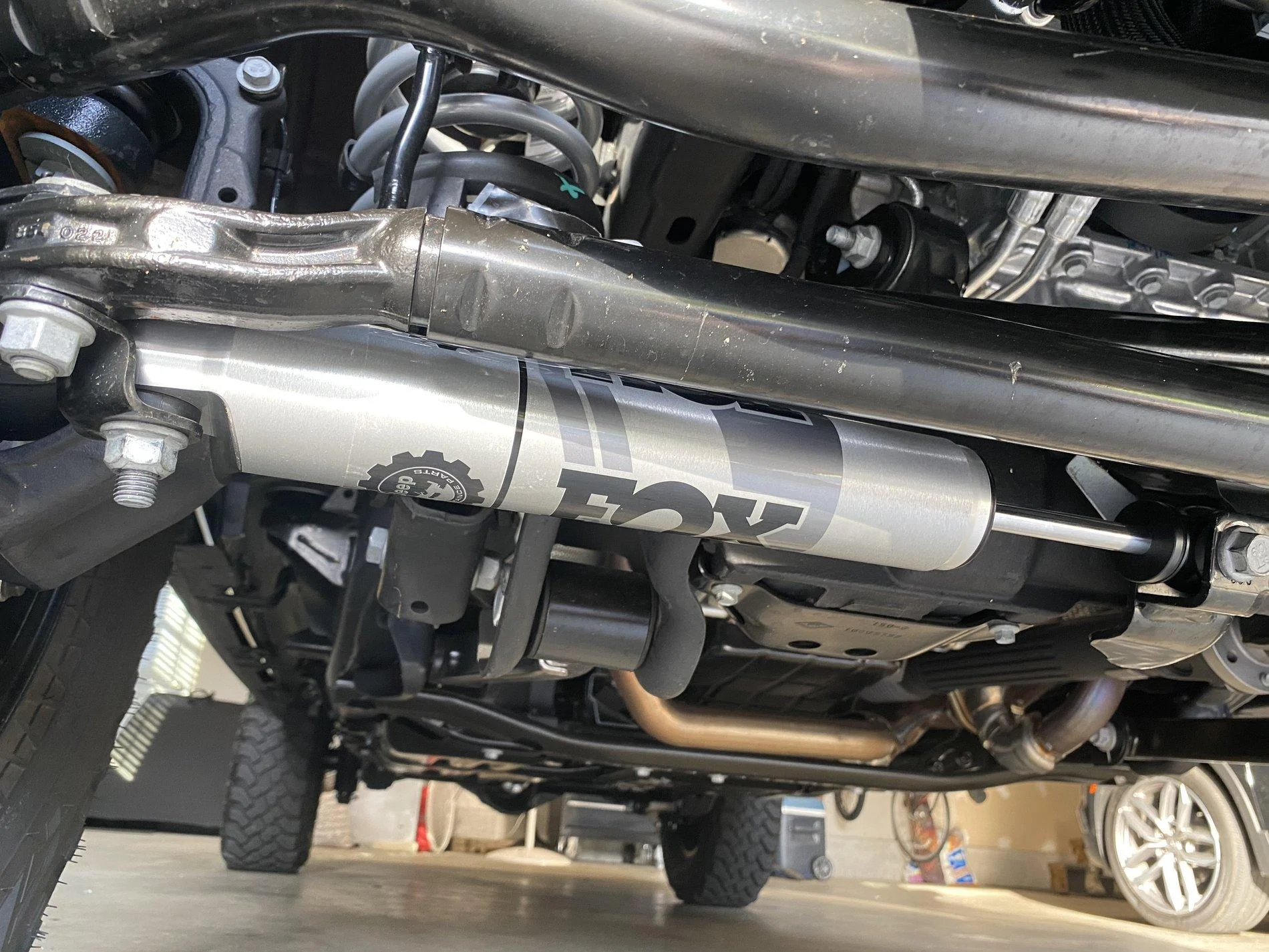 Jeep Gladiator Mopar Fox upgraded 2.0 Steering Stabilizer part number IMG_1720