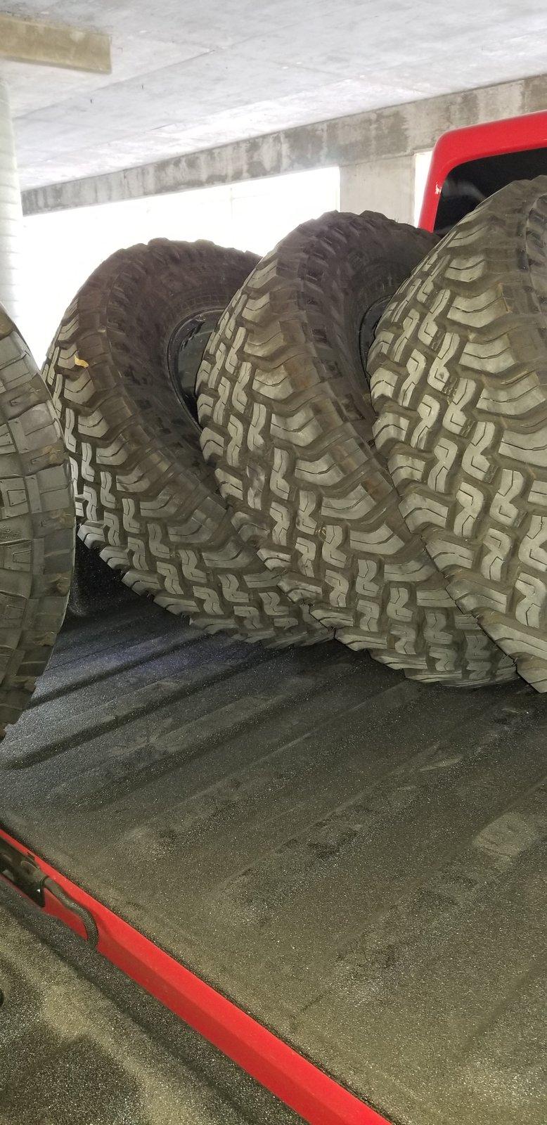 Jeep Gladiator RUBICON WHEELS / MT TIRES (FACTORY TAKEOFFS - SAN DIEGO, CA) 20200113_120304