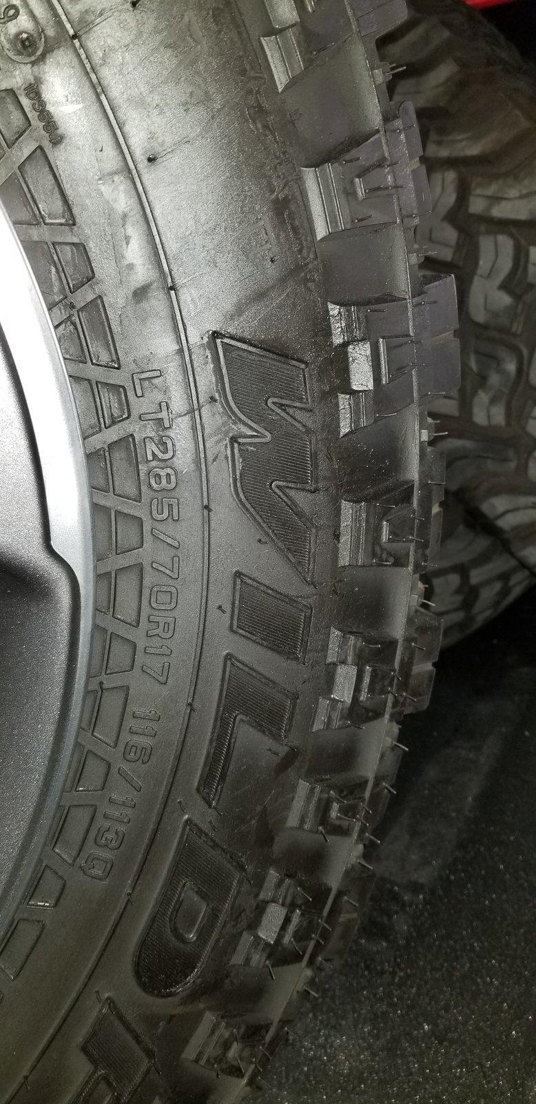Jeep Gladiator RUBICON WHEELS / MT TIRES (FACTORY TAKEOFFS - SAN DIEGO, CA) 20200113_120246