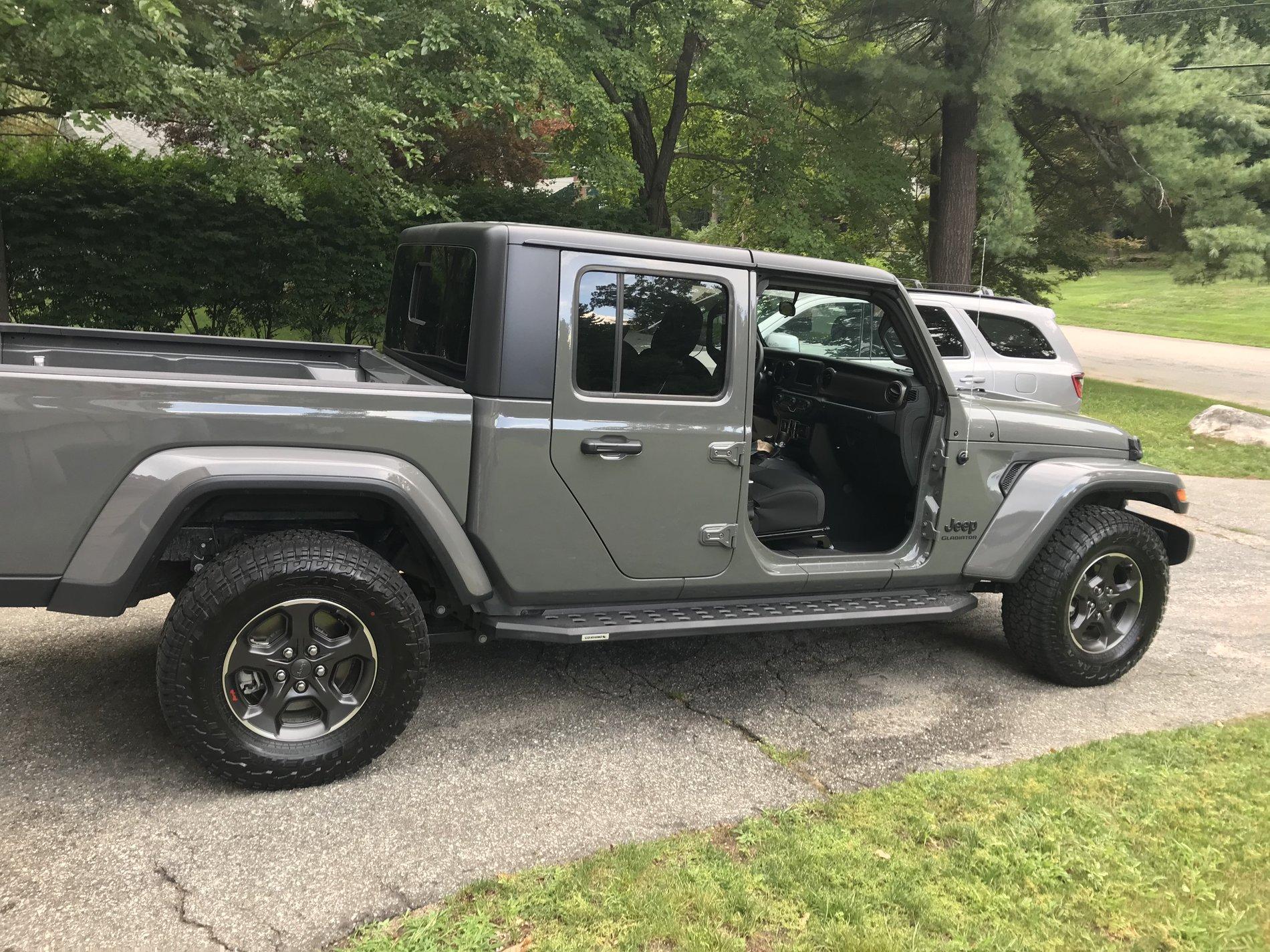 Jeep Gladiator 2020 Gladiator Sport S - Sting Grey D789AEF8-7B98-4BAF-9A9C-414E043C1E7A