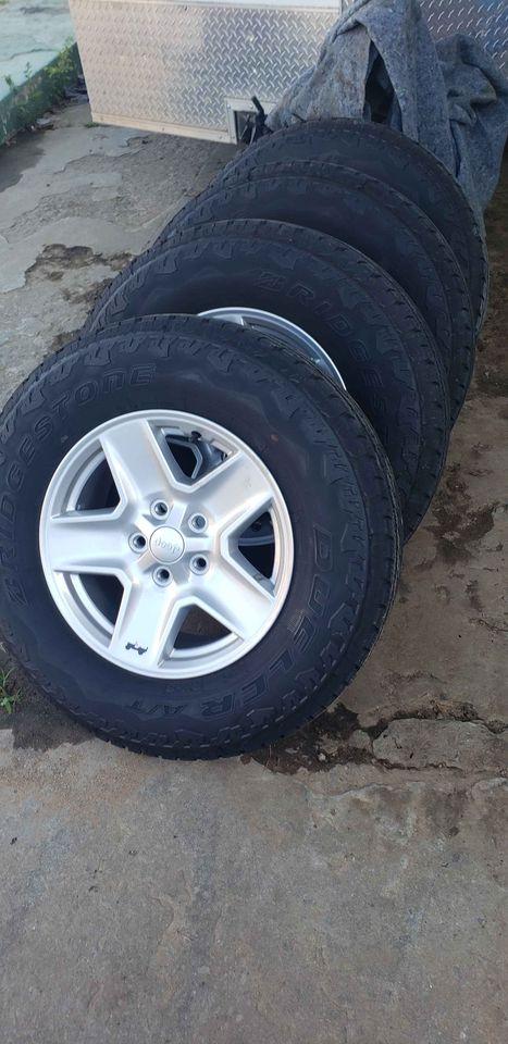 Jeep Gladiator Set of 4 take off 245/75R17 wheels and tires with only 450 miles on them have TPMS in them. 118580515_3455555091133319_4432420112566400266_o