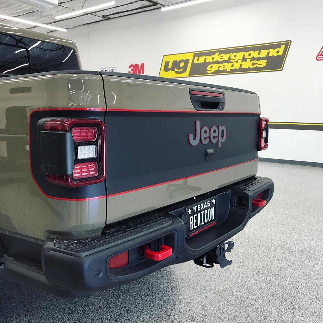 Jeep Gladiator NEW VINYL HOOD AND TAILGATE LE 99D30549-B6C8-439F-AB16-3EE91D9A4C93