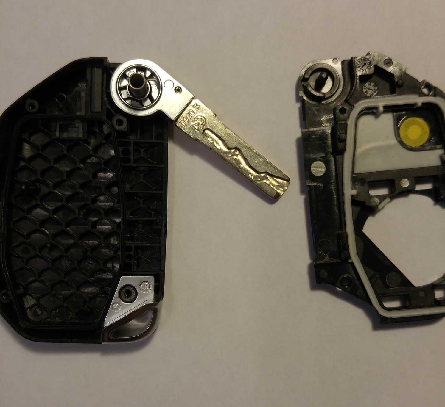 Jeep Gladiator Key Fob Functionality fob-spring-