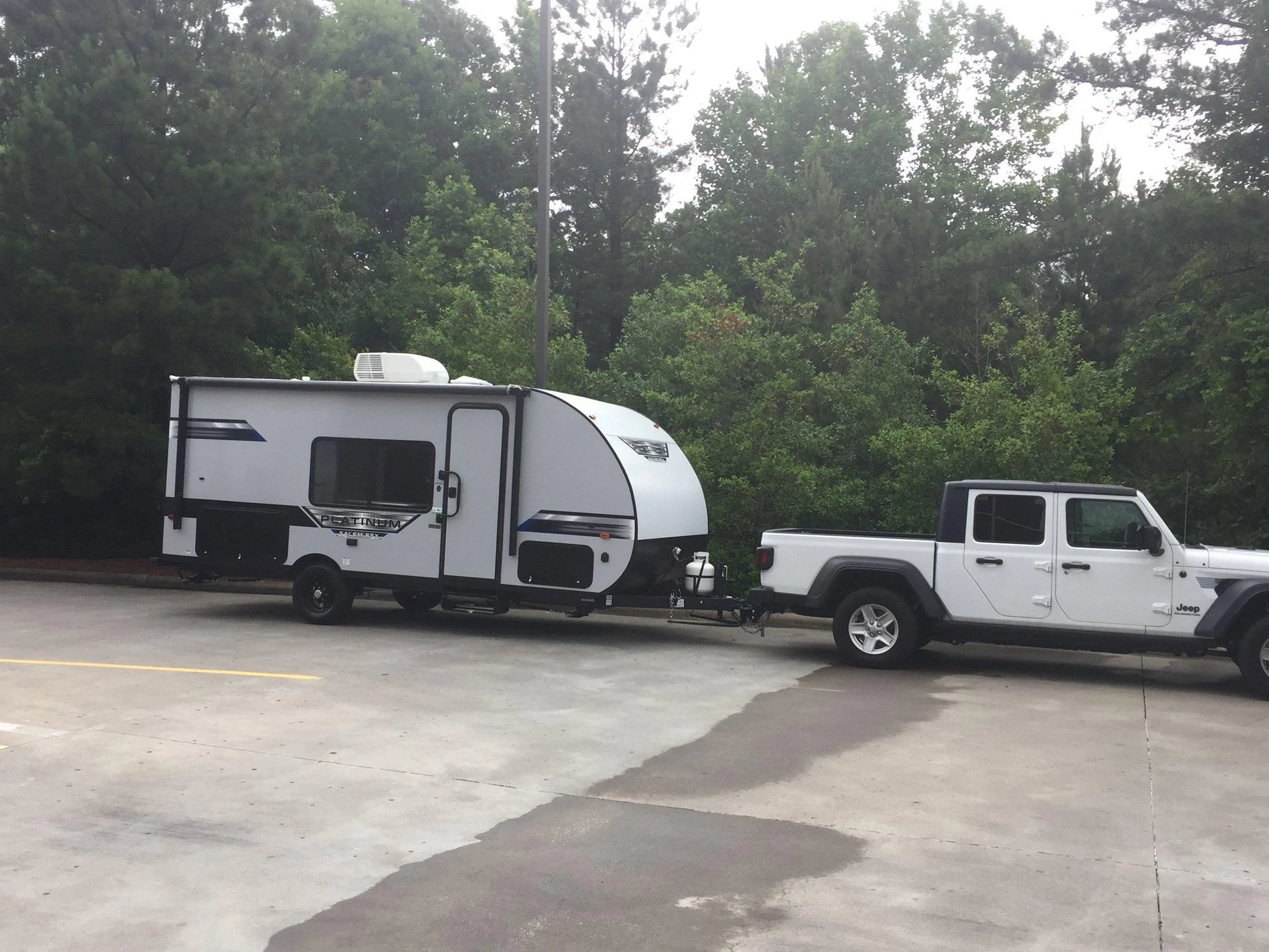Jeep Gladiator Gladiators and Camper Pictures D1E530A1-1F4E-499C-B75E-080264CBCA73