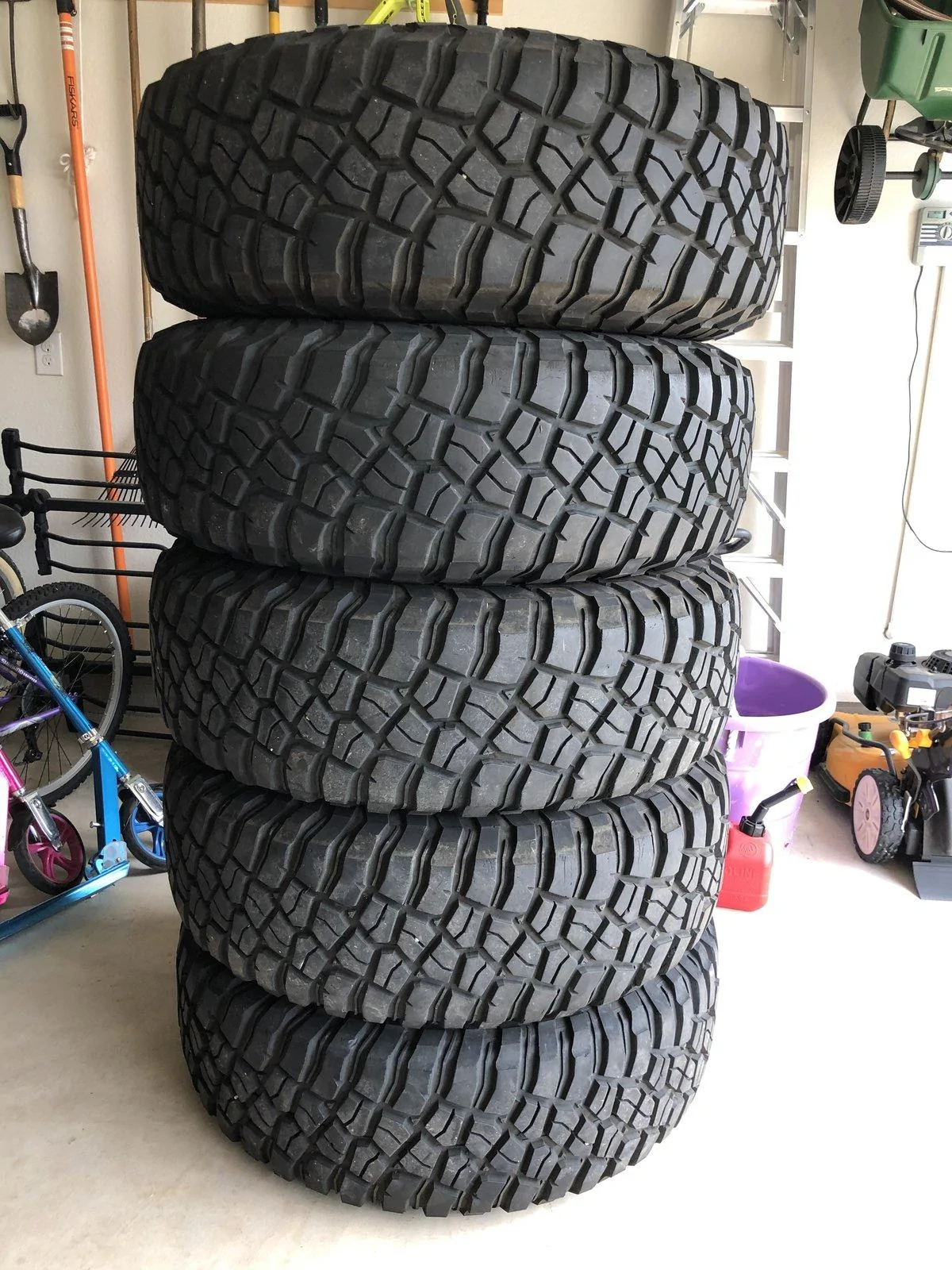 Jeep Gladiator x5 BFGoodrich KM3 MT 37x12.50R17 Tires - $850 IMG_8610