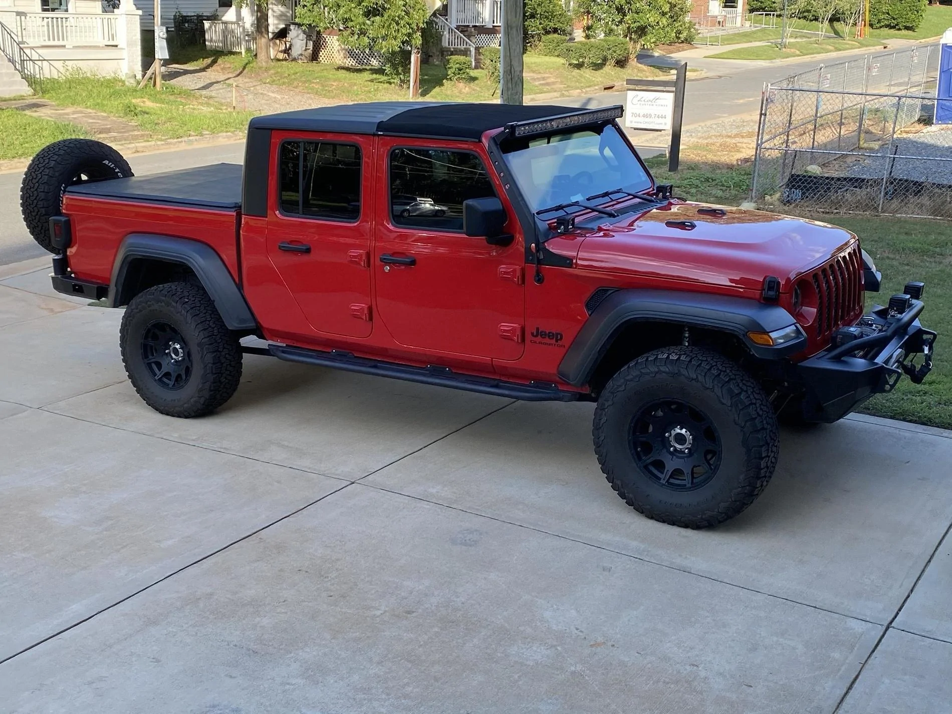 Jeep Gladiator Gladiator dual swing rear bumper prototype renderings. hoD4Yql