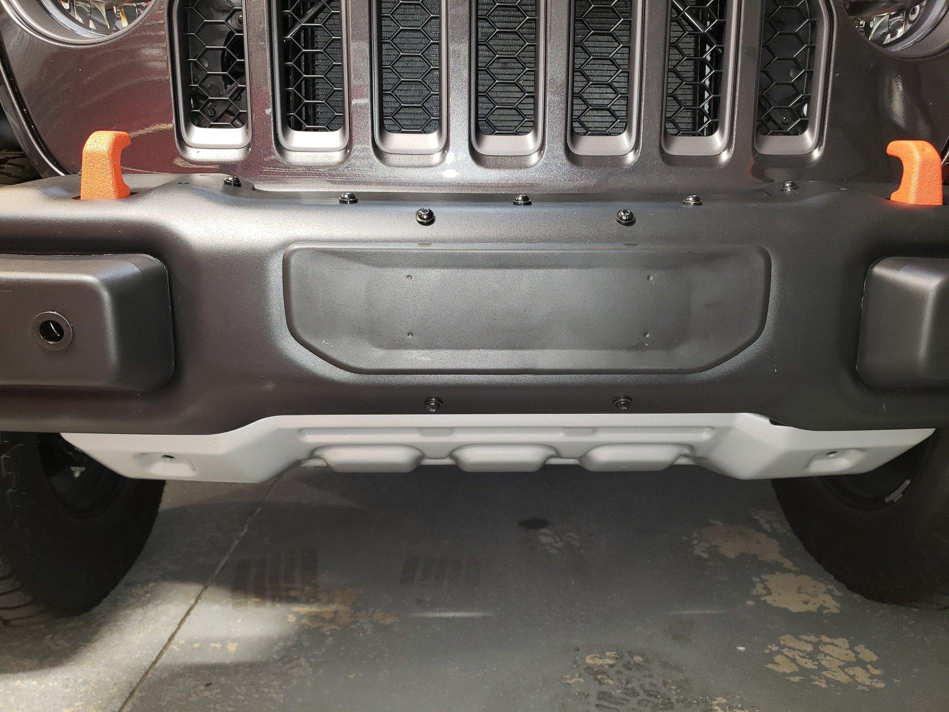 Jeep Gladiator Swapping the Mojave plastic bumper with the Mopar steel bumper 20200905_204734