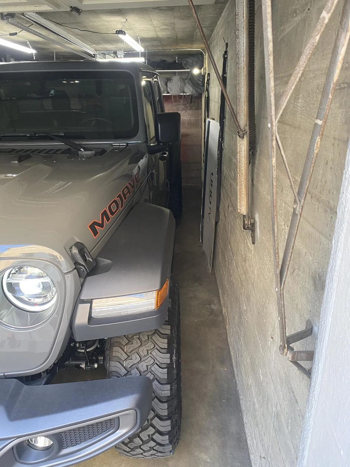 Jeep Gladiator Photo challenge.. Show me your Gladiator in your garage. Ja15vDC