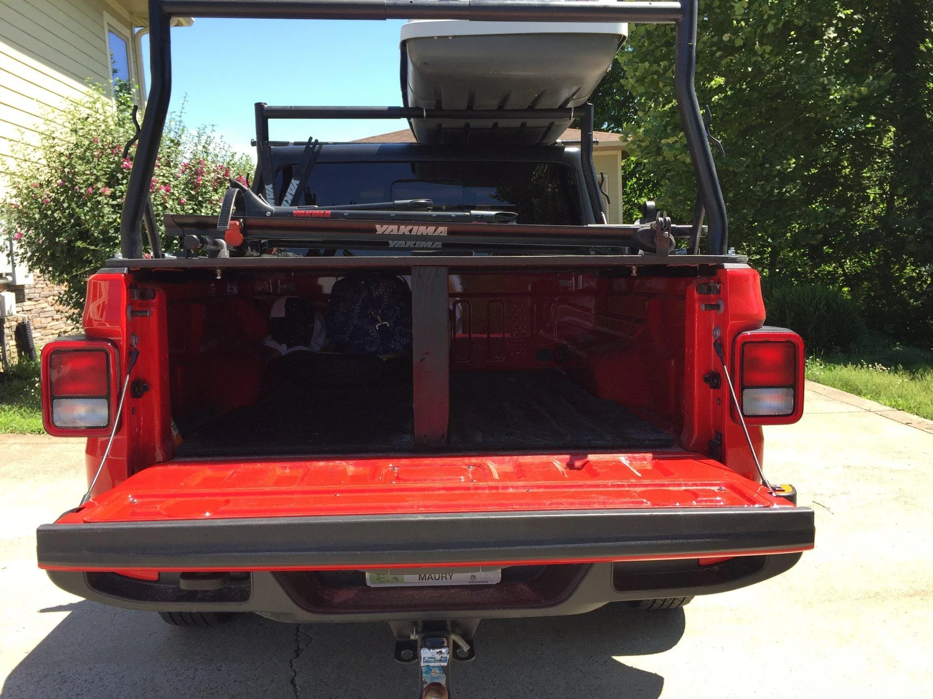 Jeep Gladiator Gladiator, fridge, bed rack and bears 96B1D9FA-BAB5-4AA0-95CB-96B49F6FFA2A