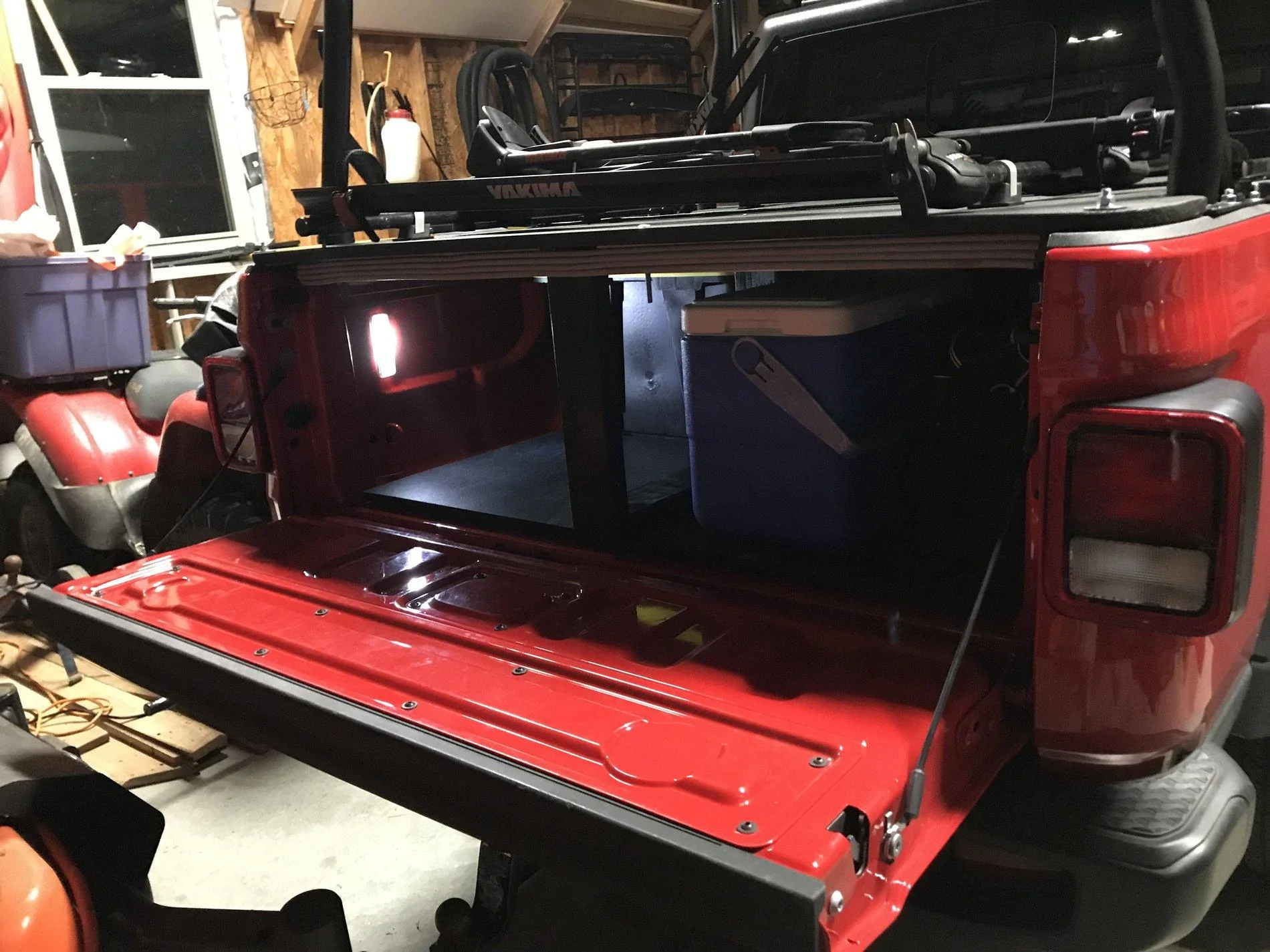 Jeep Gladiator Gladiator, fridge, bed rack and bears F4C0BE85-CC7B-4319-AA2E-08DA2EE757A1