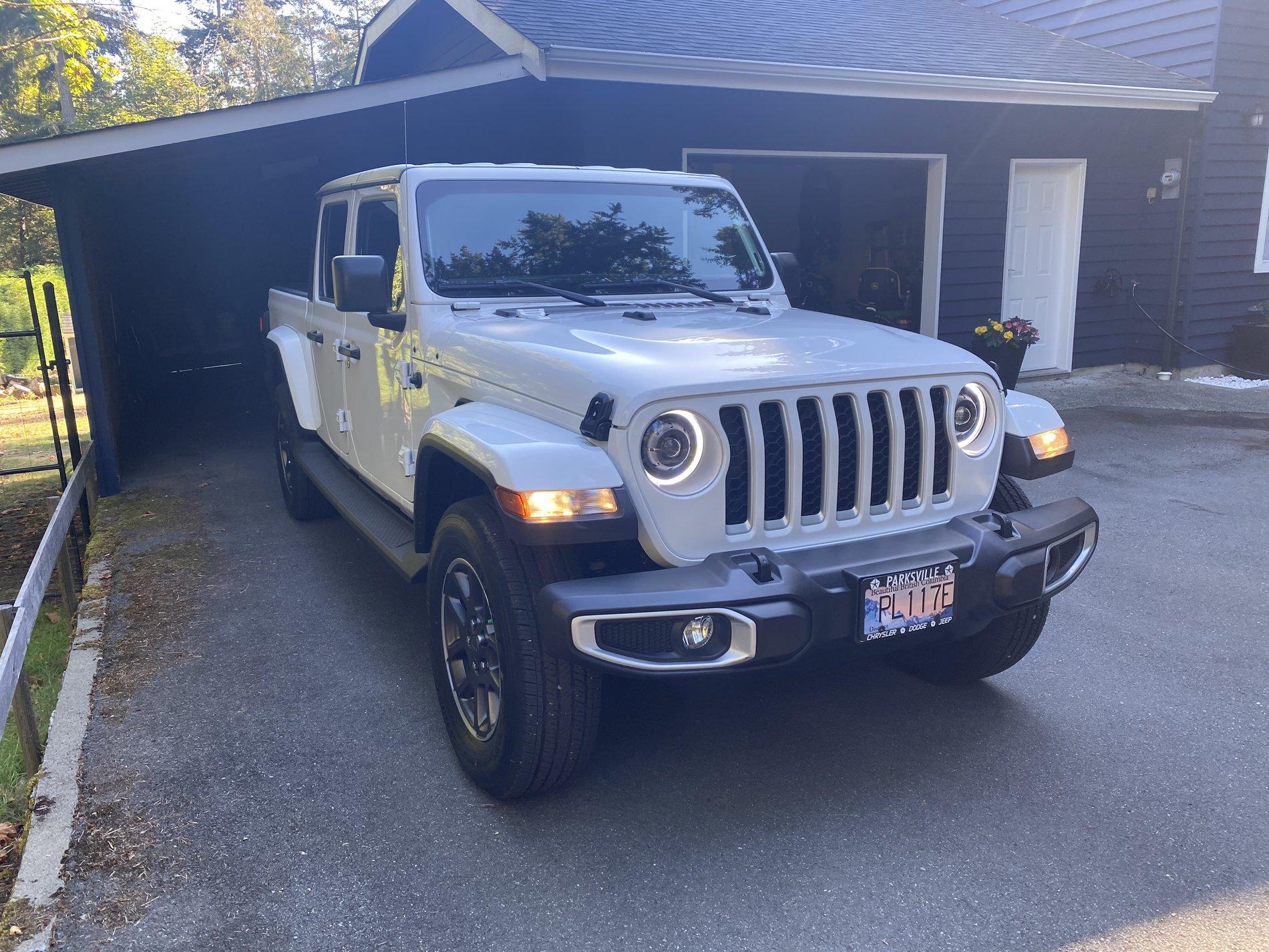 Jeep Gladiator Installed Oracle Oculus Bi-LED headlights..and Fog lights and Diode Dynamics side marker bulbs F78308A6-EFDA-43FF-AA22-55BAE4A7B676