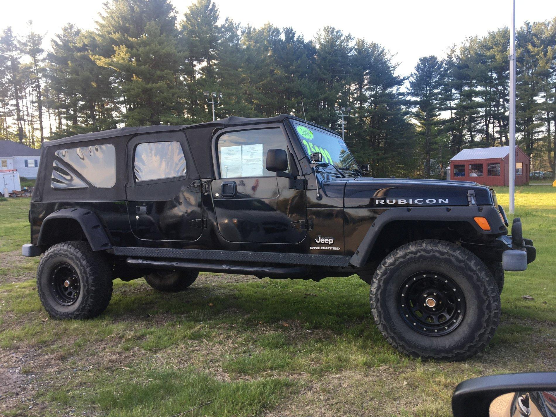 Jeep Gladiator Gladiator with stretched bed 6A6ABCA2-2FD0-4EE8-991A-D9849AD273B4