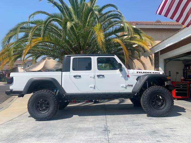 Jeep Gladiator Which 4.5" lift kit... Rebel Recon or Evo Fusion? IMG_2211