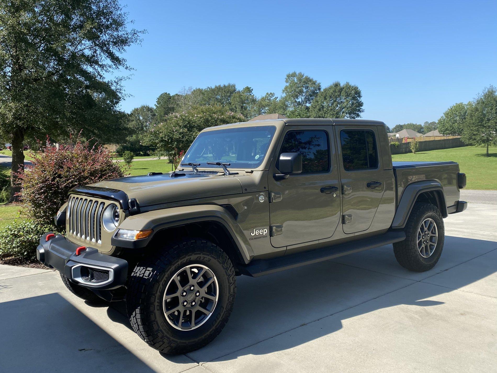 Jeep Gladiator Detail Day B6DD7234-27E2-4F75-9463-45A238AE6EC7