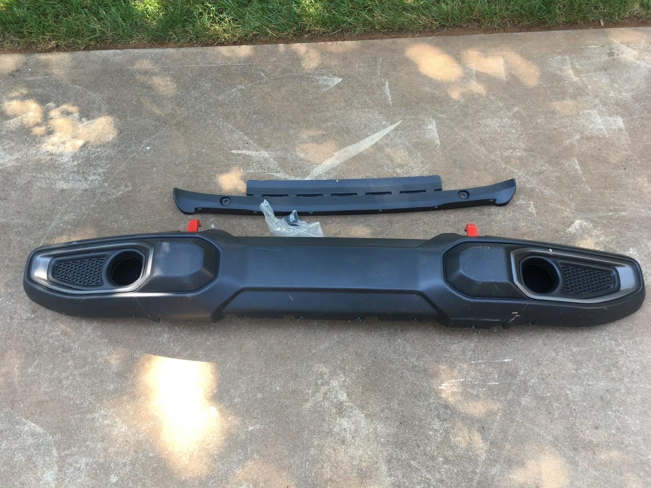 Jeep Gladiator Free Rubicon bumper 872069F2-7743-4216-B38F-738D9C4F3ACE