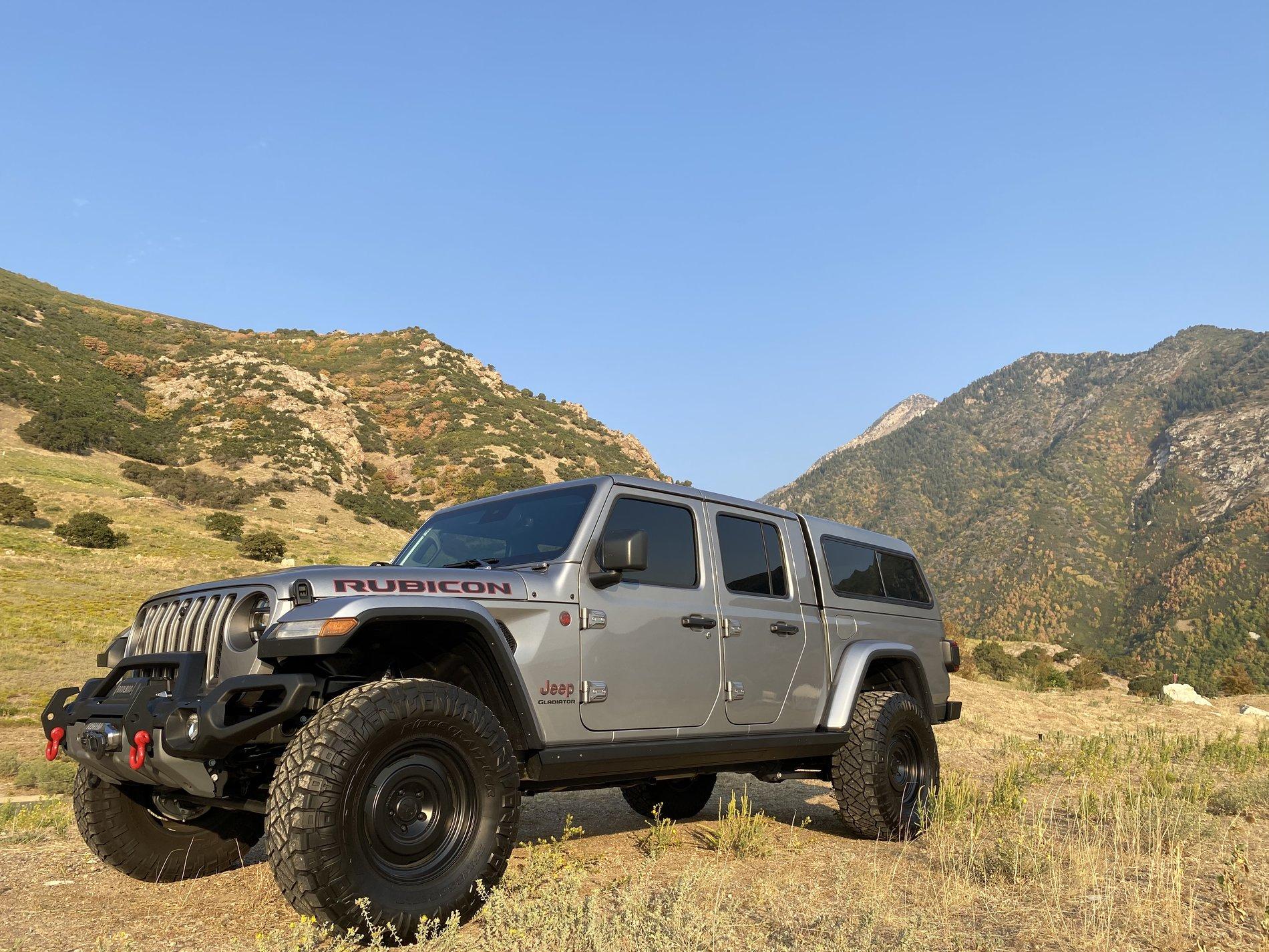 Jeep Gladiator Pictures of 33s and 35s 9D9C87A8-4FCF-47A8-B129-91C9C9163C9E