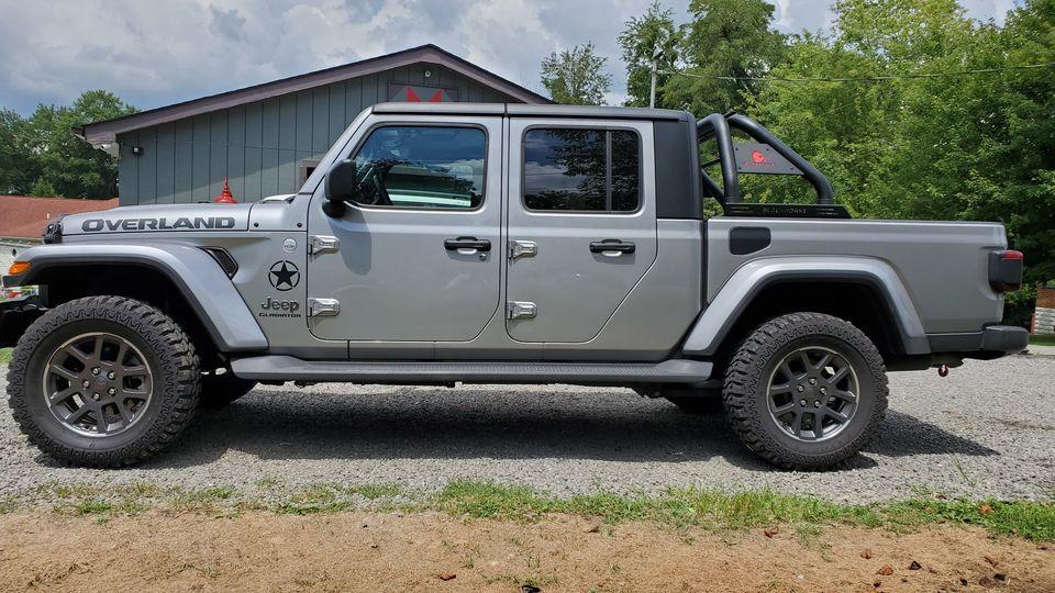 Jeep Gladiator Black Horse Roll/Light Bar For 2020+ Jeep Gladiator (Price Reduced) 118828069_10222099159803045_1053430589460332266_o