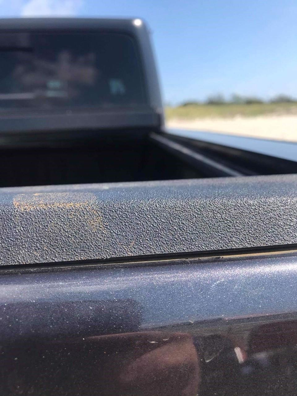 Jeep Gladiator Rust - Tailgate Area Jeep rust 1