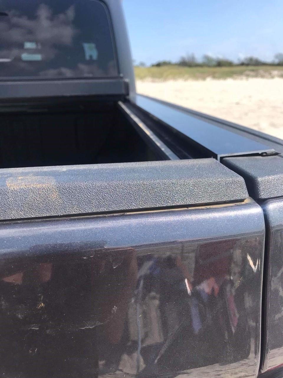 Jeep Gladiator Rust - Tailgate Area Jeep rust