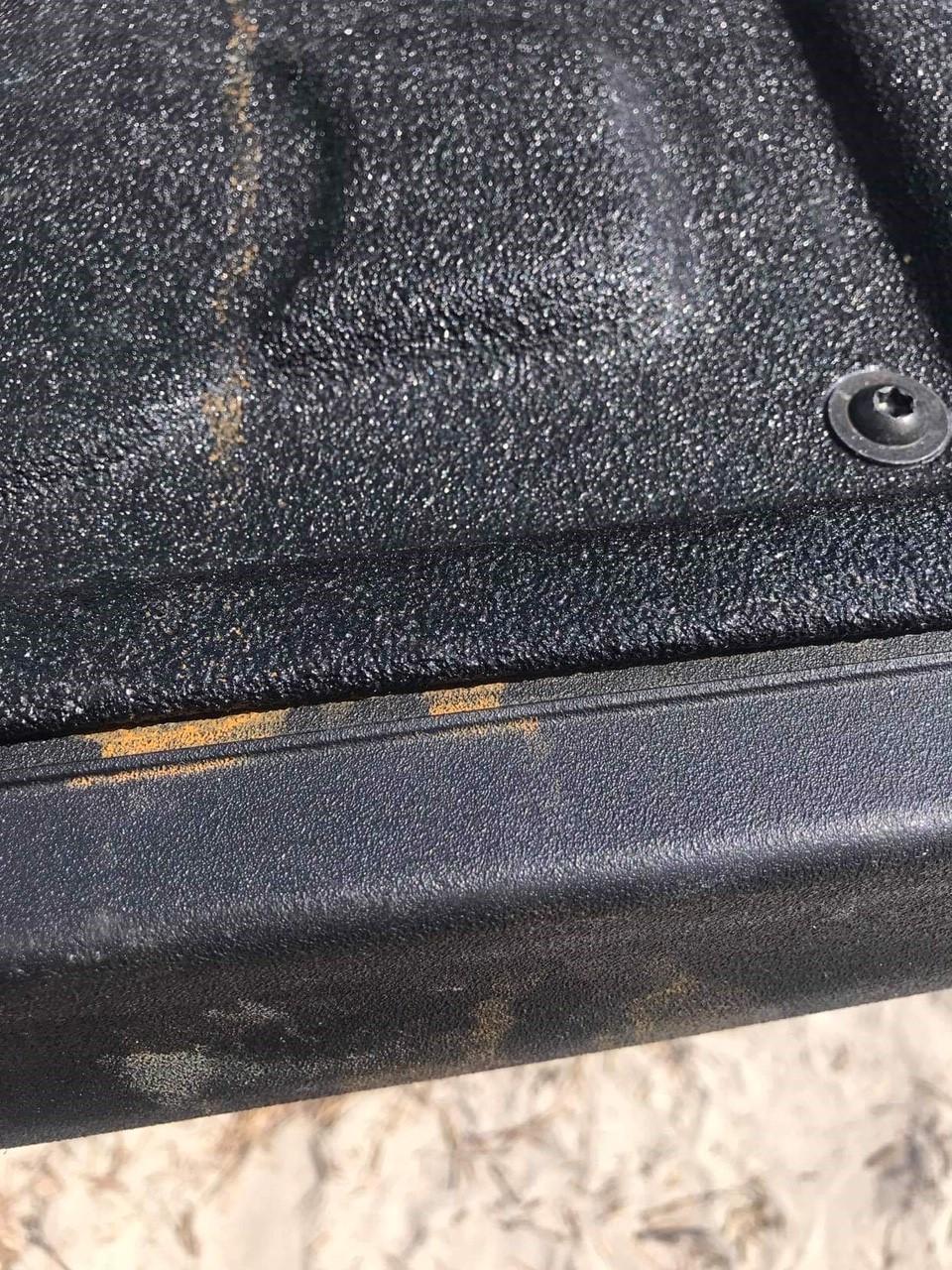 Jeep Gladiator Rust - Tailgate Area rust 6