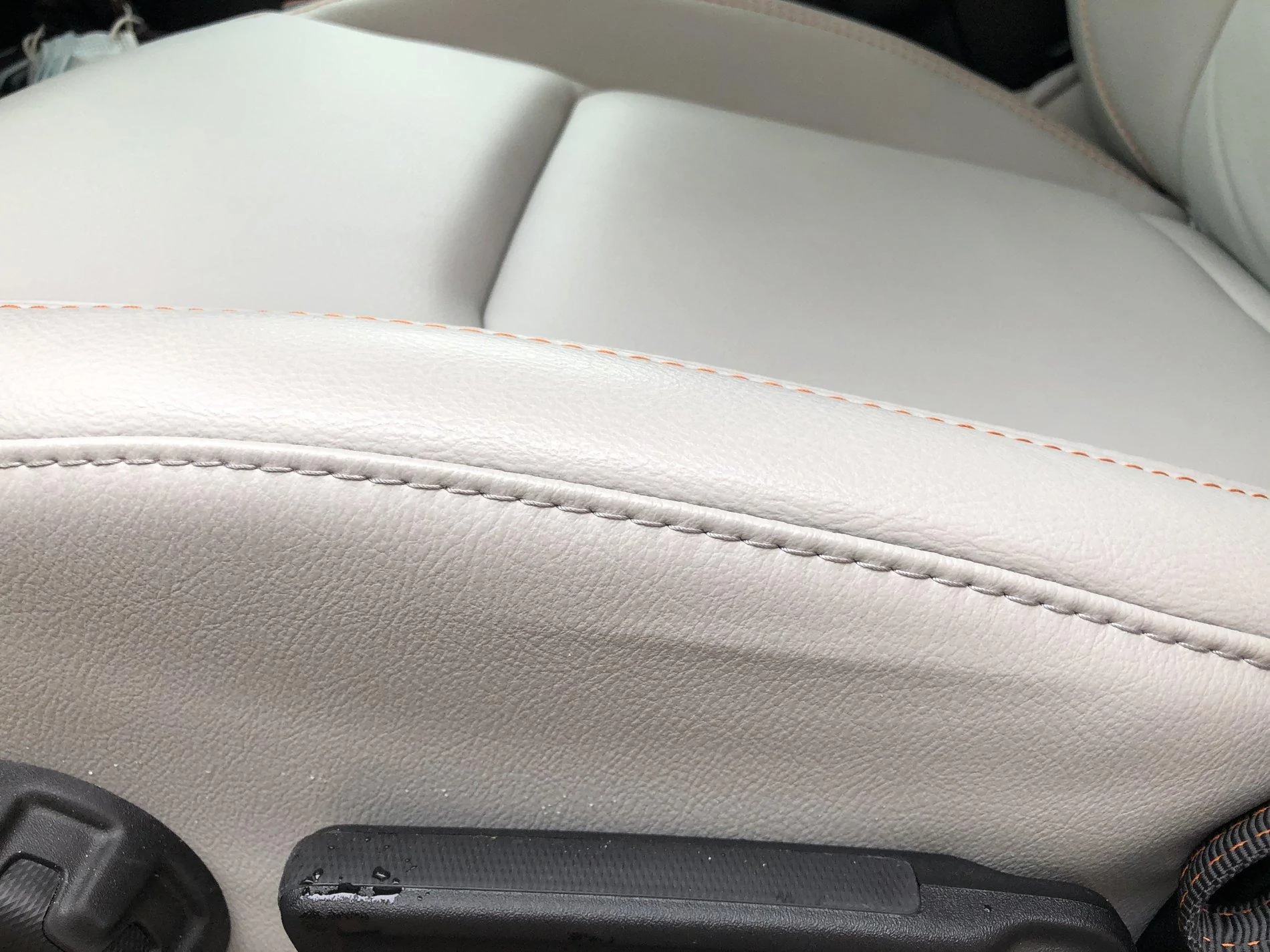Jeep Gladiator Mojave Premium Fabric Versus Leather IMG_1976