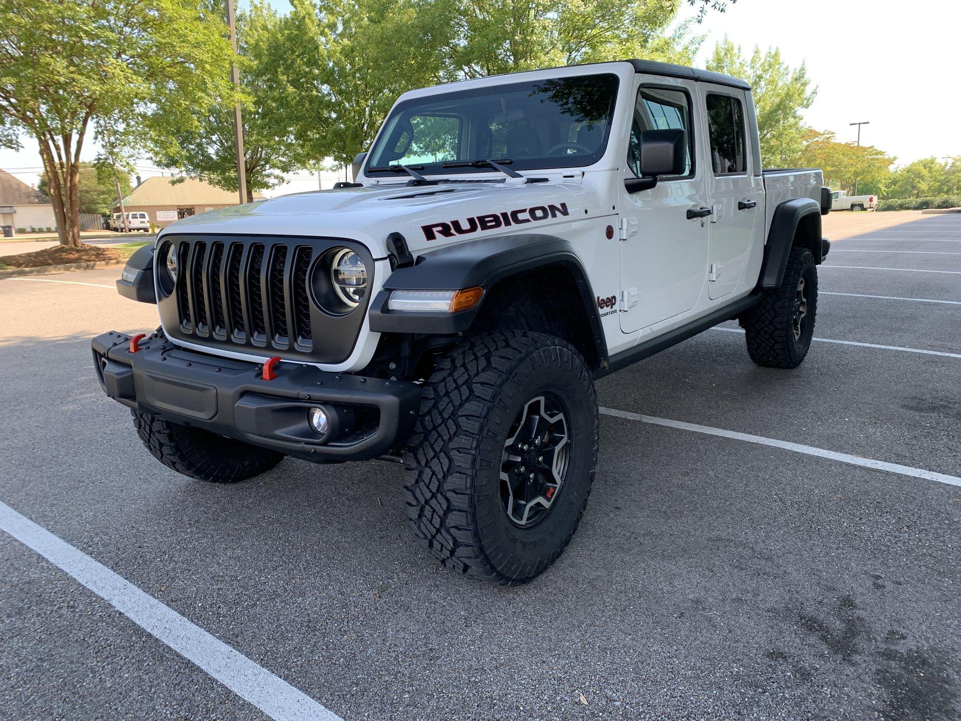 Jeep Gladiator 2020 Gladiator Rubicon white manual transmission plus mods IMG_7268.JPG