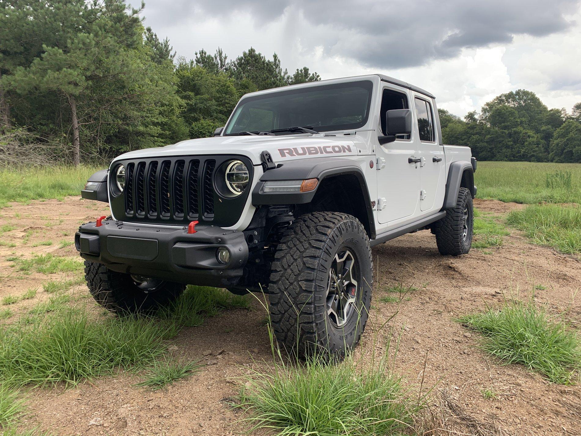 Jeep Gladiator 2020 Gladiator Rubicon white manual transmission plus mods IMG_7279.JPG