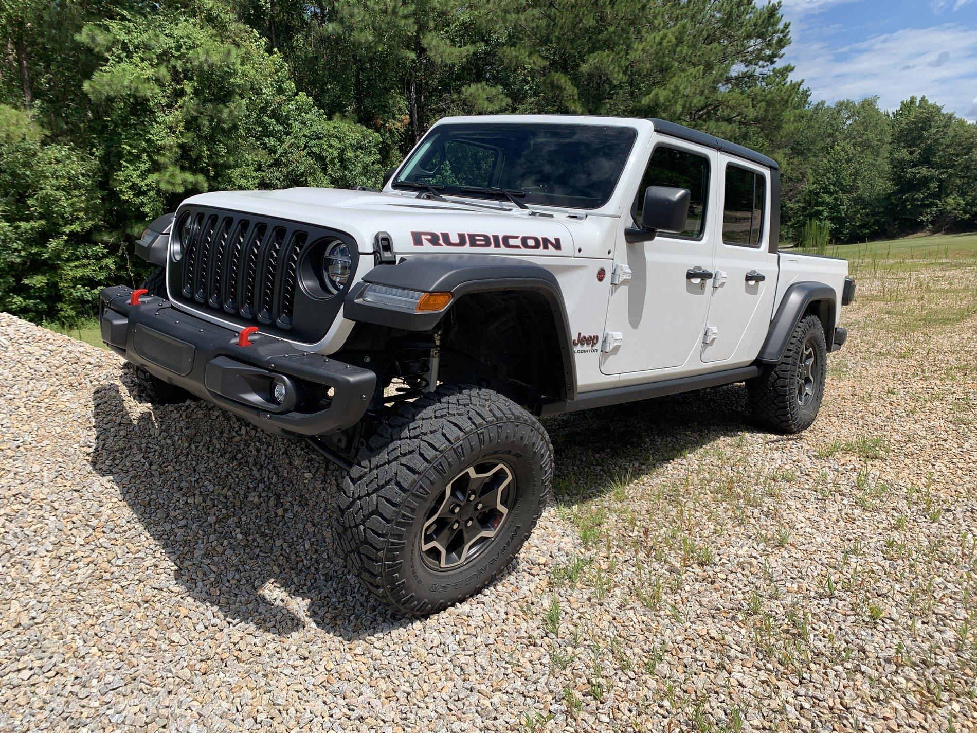 Jeep Gladiator 2020 Gladiator Rubicon white manual transmission plus mods IMG_7450.JPG