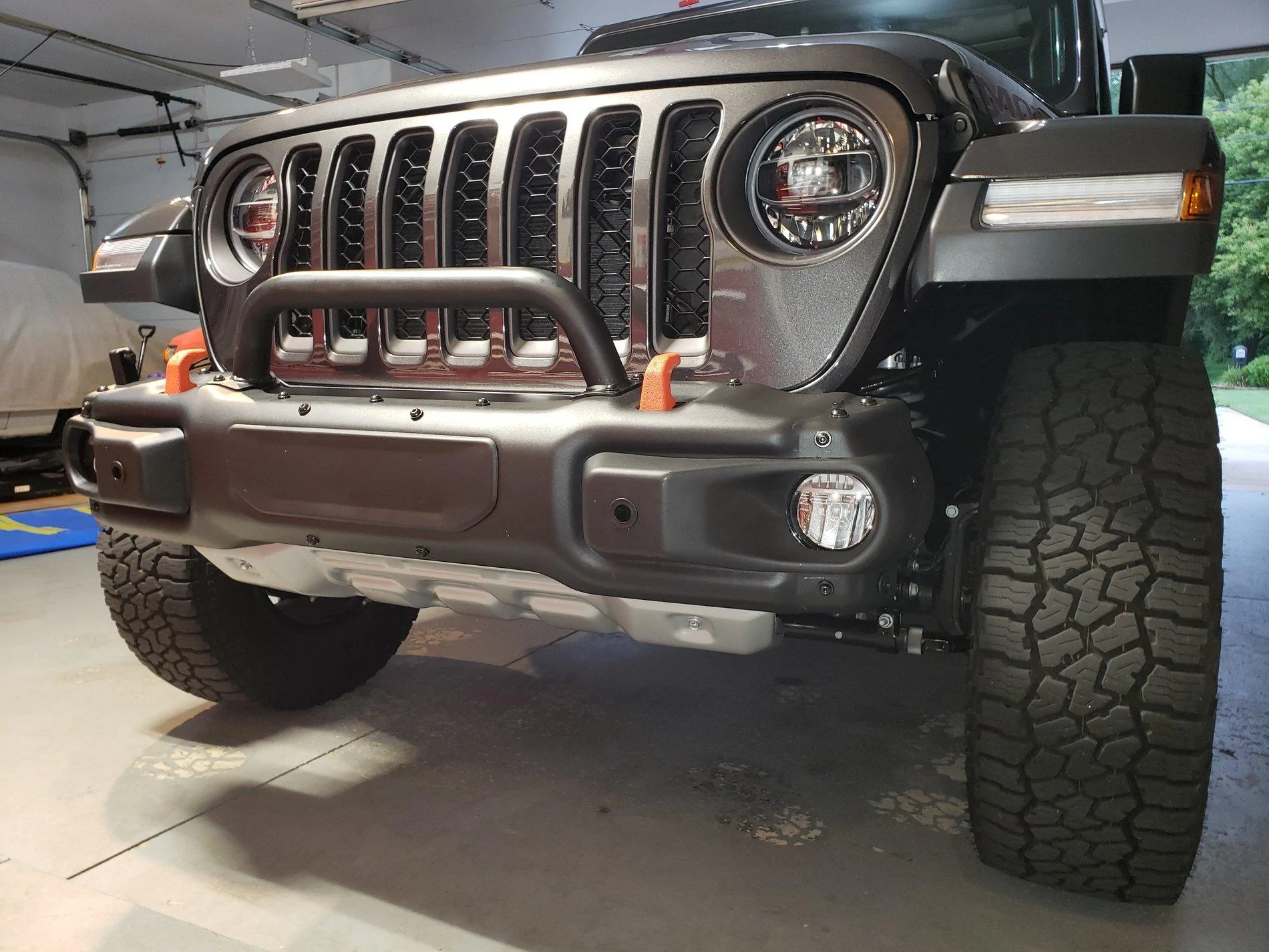 Jeep Gladiator Swapping the Mojave plastic bumper with the Mopar steel bumper 20200908_193723