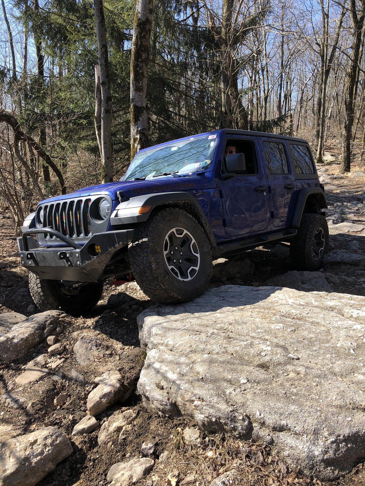 Jeep Gladiator Rock Hard 4x4 Bumpers? DA605703-D308-4A09-BDD7-C14CE60DE17B