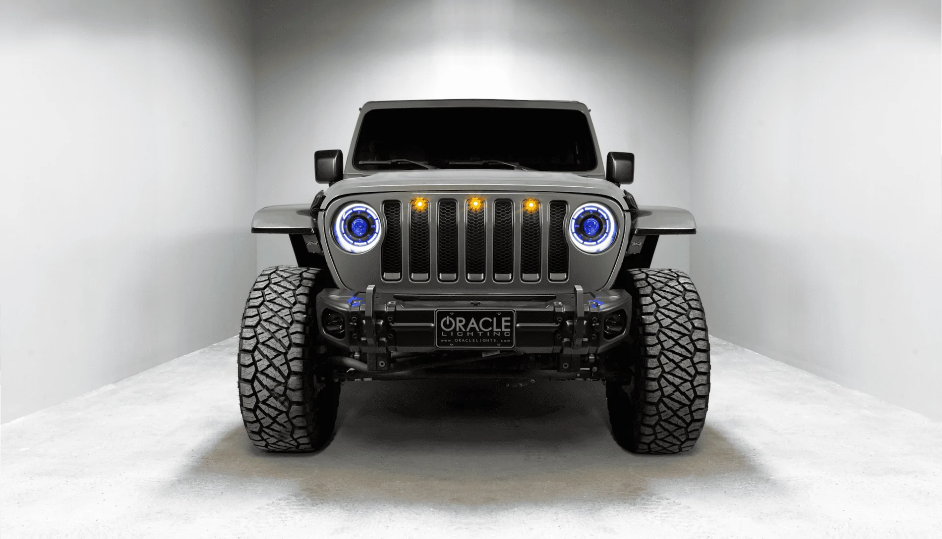 Jeep Gladiator {CLOSED} GIVEAWAY: 1-Minute Entry to Win Gift Card $$$ Jeep_Studio