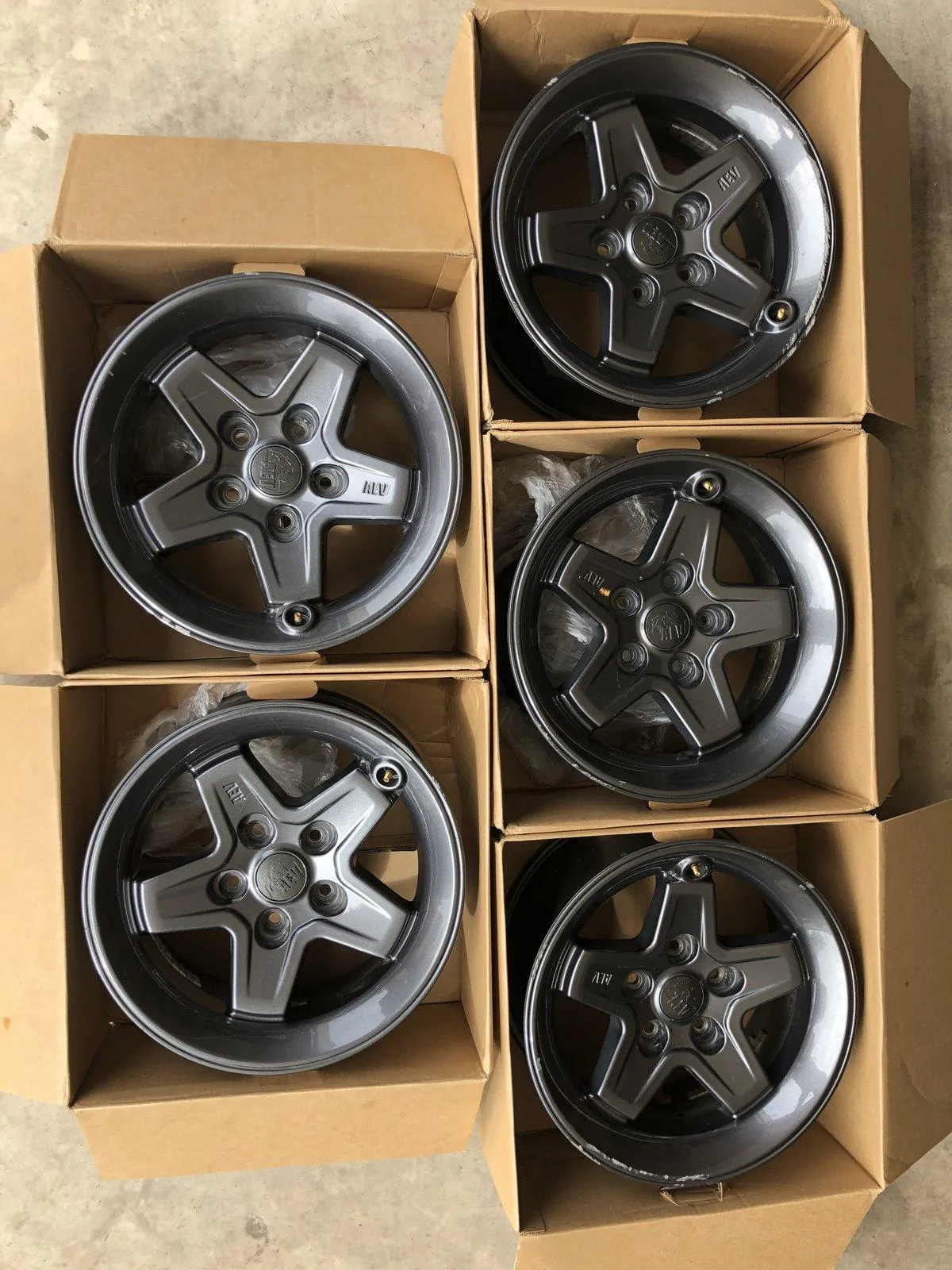 Jeep Gladiator x5 Jeep Wrangler Gladiator AEV Pintler Wheels - Onyx IMG_8603