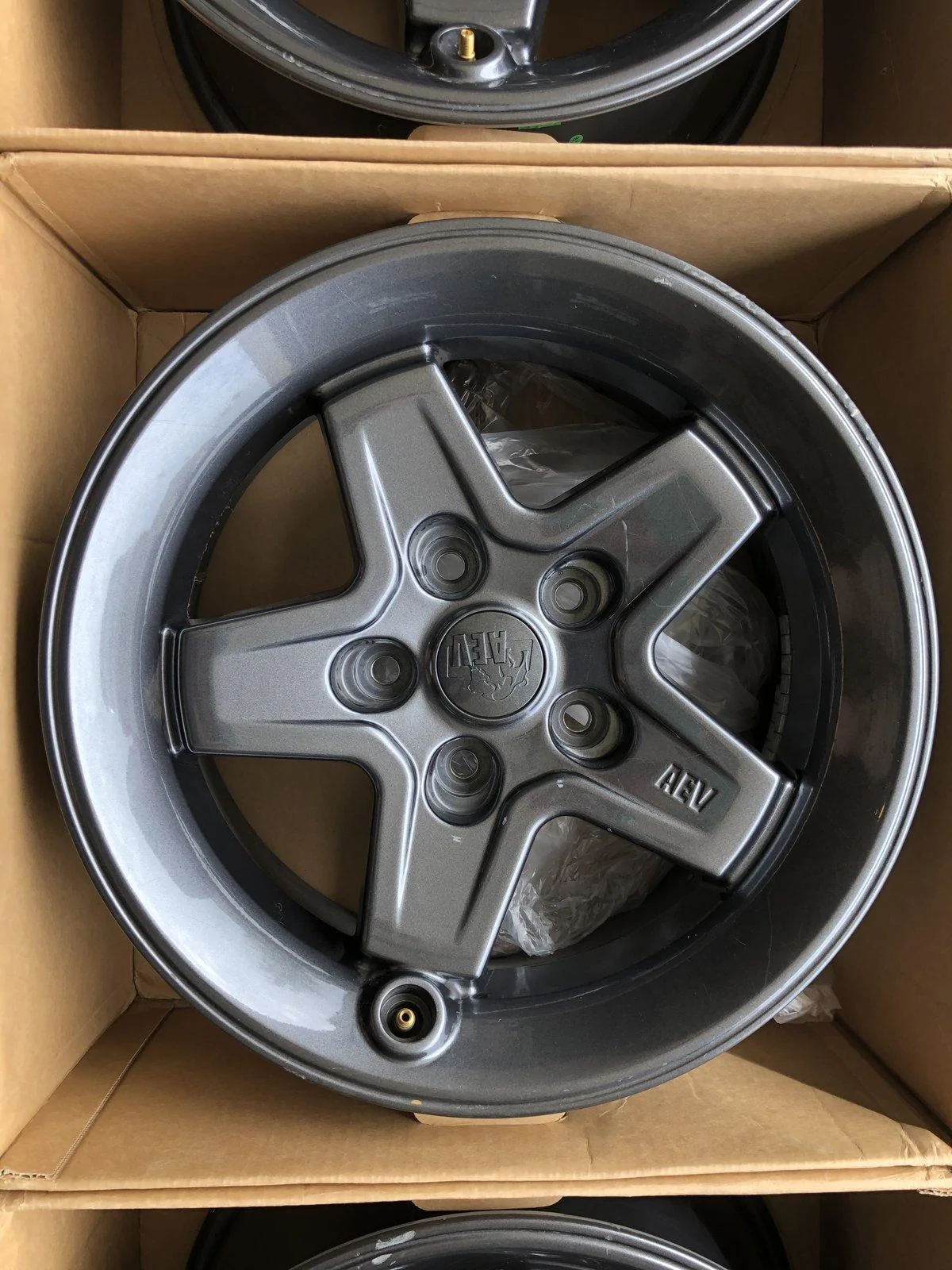 Jeep Gladiator x5 Jeep Wrangler Gladiator AEV Pintler Wheels - Onyx IMG_8608