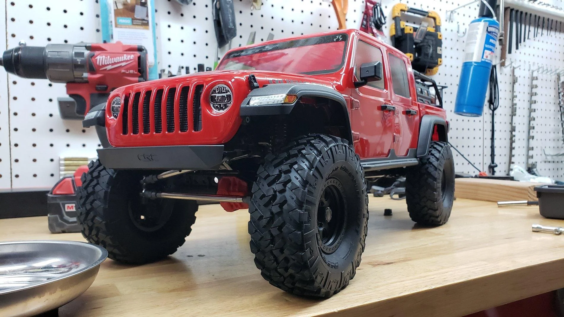 Jeep Gladiator Axial Racing Jeep Gladiator 1/10 Scale RC Rock Crawler 20200910_213728