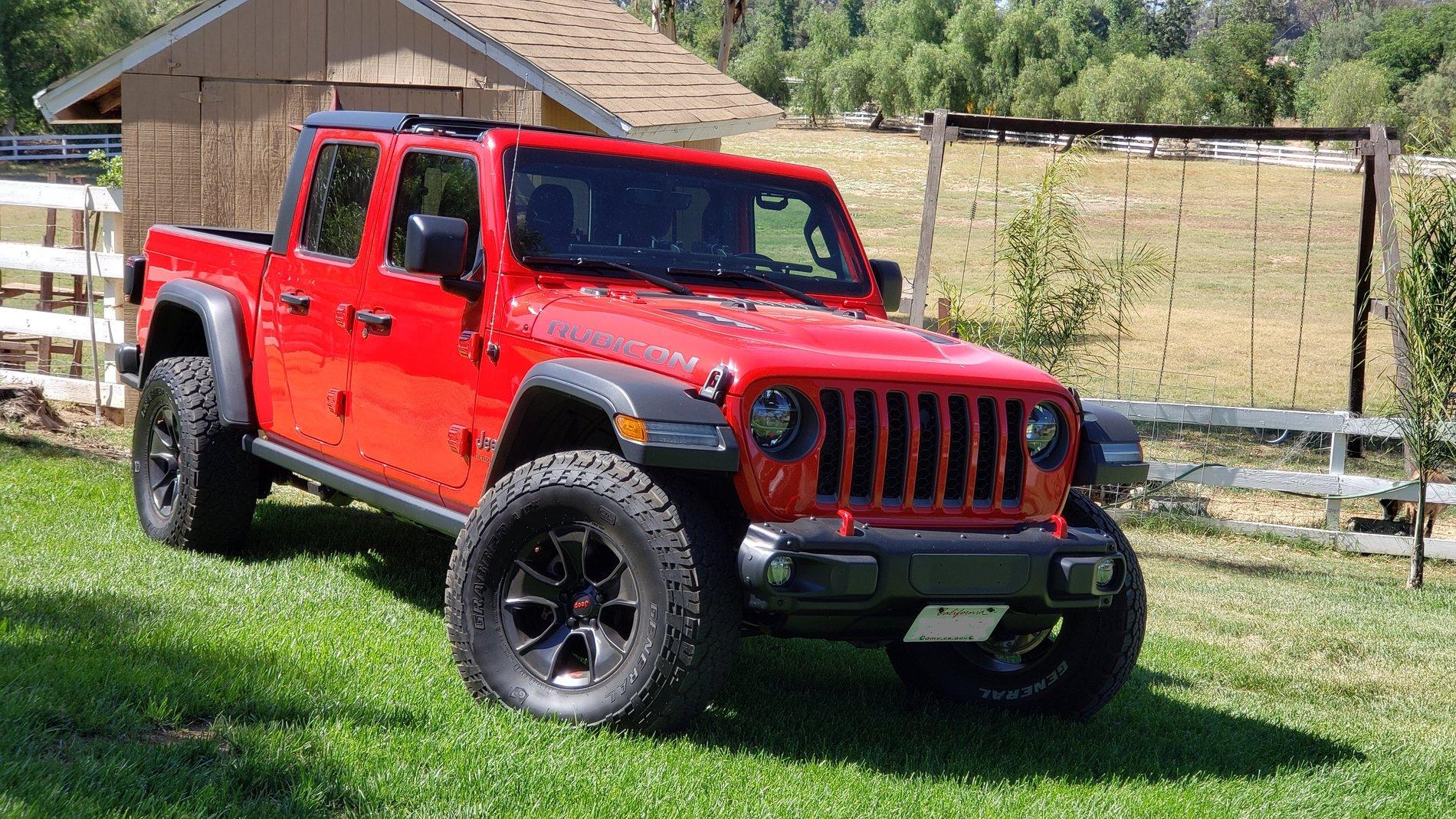 Jeep Gladiator Axial Racing Jeep Gladiator 1/10 Scale RC Rock Crawler 20200803_152658