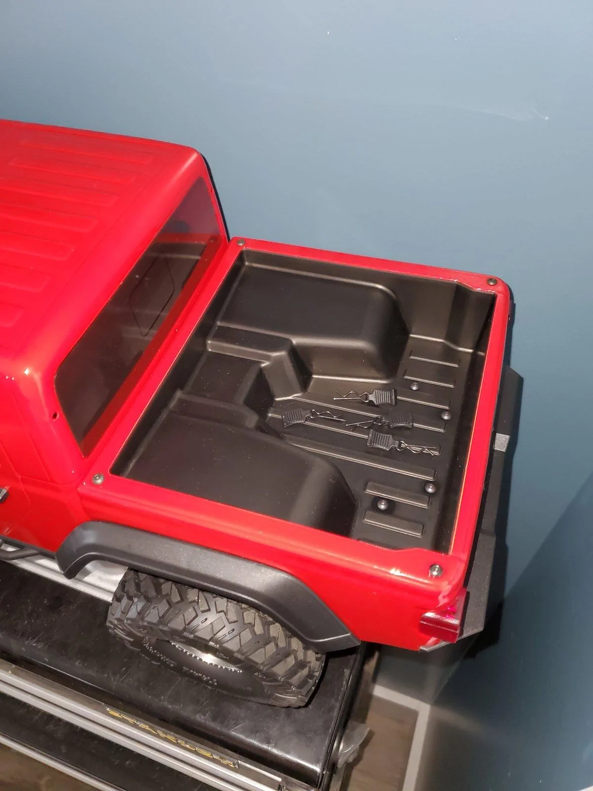 Jeep Gladiator Axial Racing Jeep Gladiator 1/10 Scale RC Rock Crawler 15998693009331645343449313752737