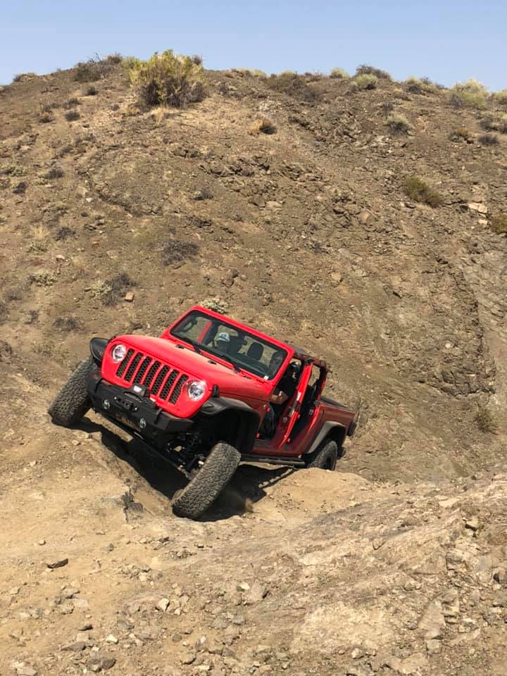 Jeep Gladiator EVO vs Clayton vs Rebel? 118449402_3513525298666682_9046899328232360565_n