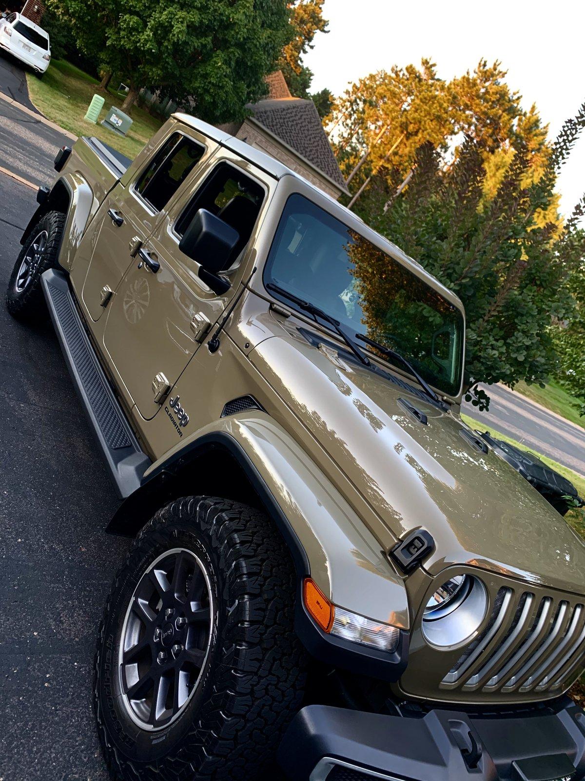 Jeep Gladiator Ceramic Coating 9C972376-4190-43BA-BBEE-5808044B93F6