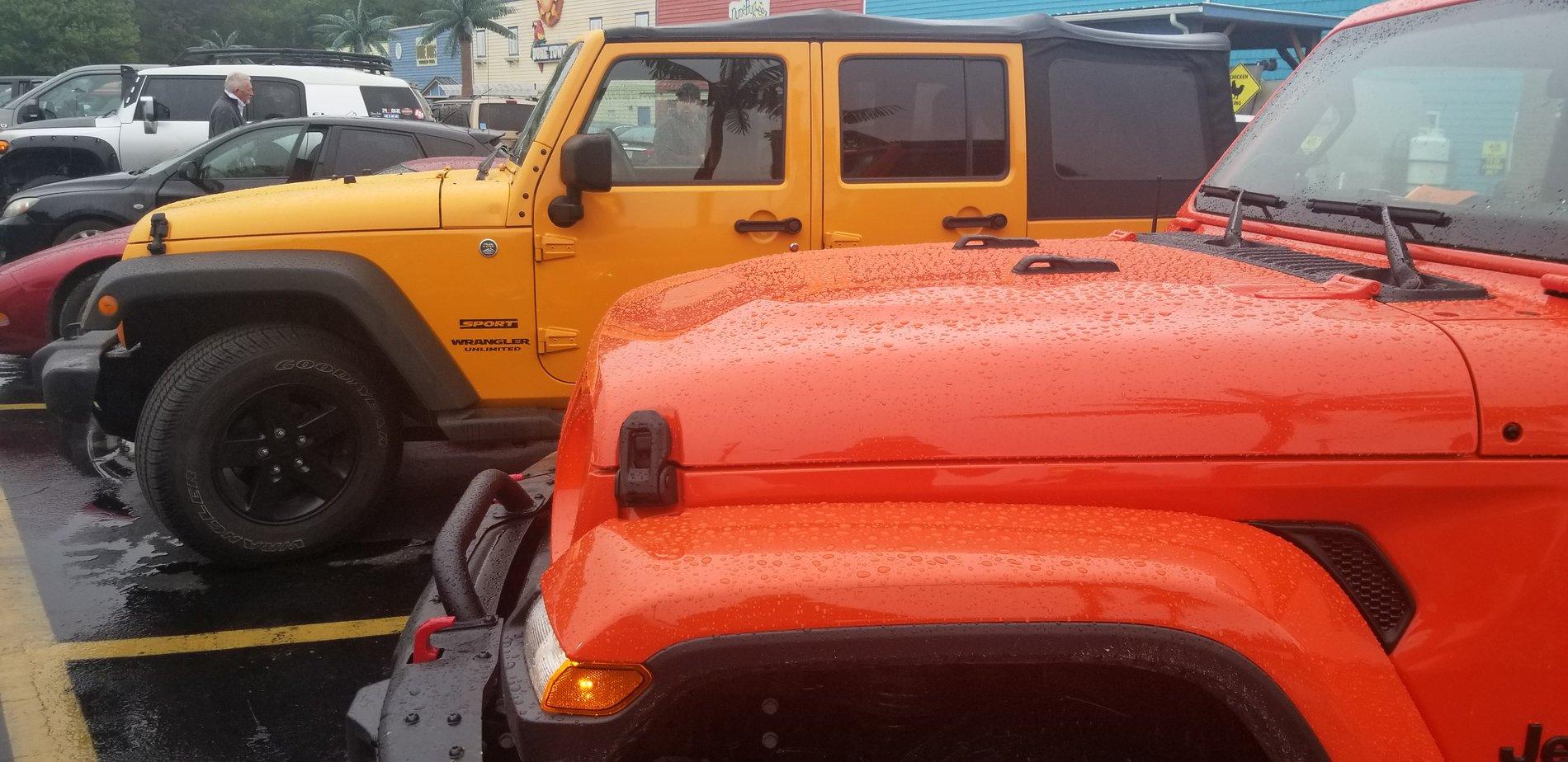 Jeep Gladiator Punkn vs Nacho - color comparison 20200912_170517