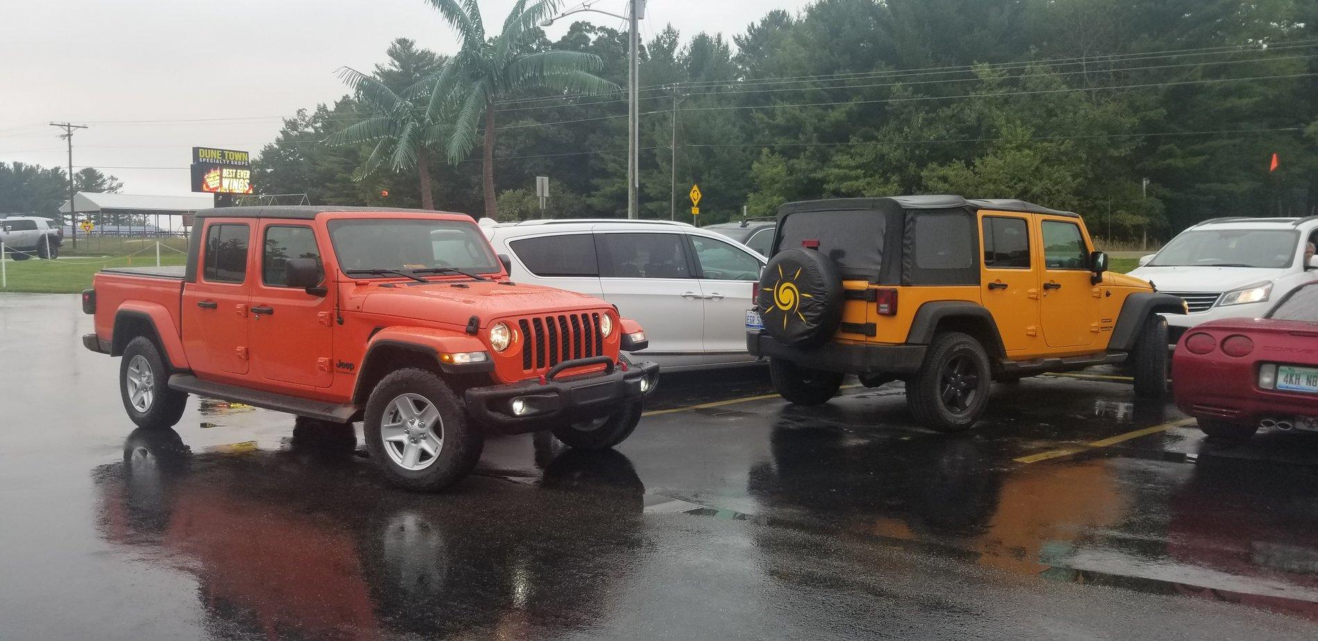 Jeep Gladiator Punkn vs Nacho - color comparison 20200912_170216(0)