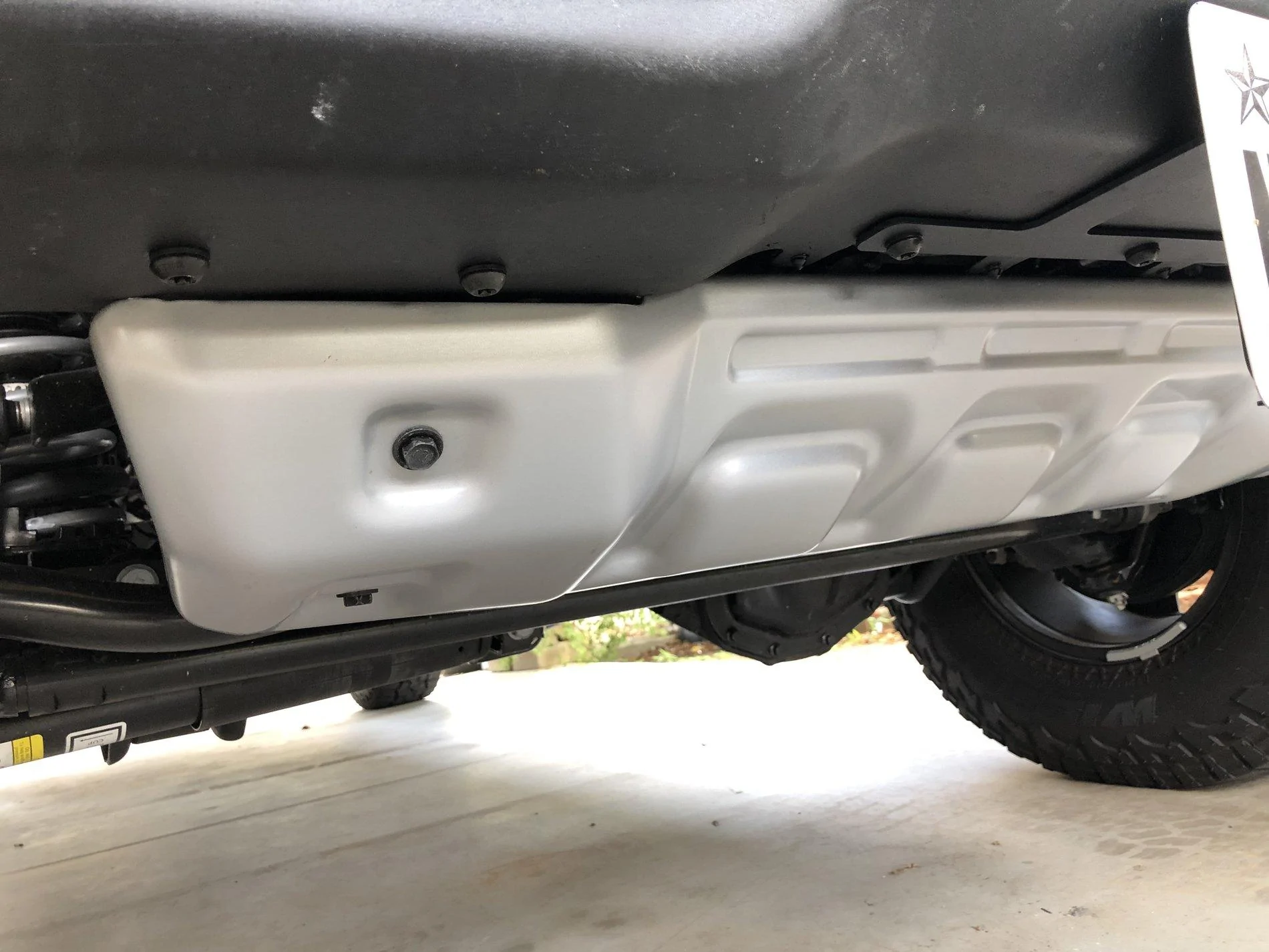 Jeep Gladiator Swapping the Mojave plastic bumper with the Mopar steel bumper IMG_5191