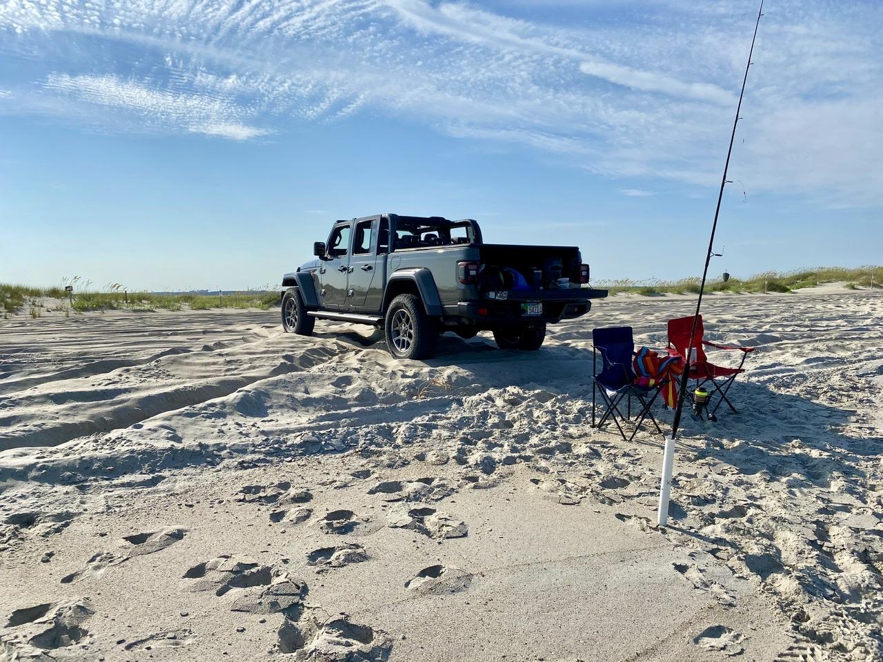 Jeep Gladiator The must have JT tailgate accessory! Padded truck tailgating couch (Ozark Trail) 6E917399-CFE3-41D5-84EA-E8F53558E81B
