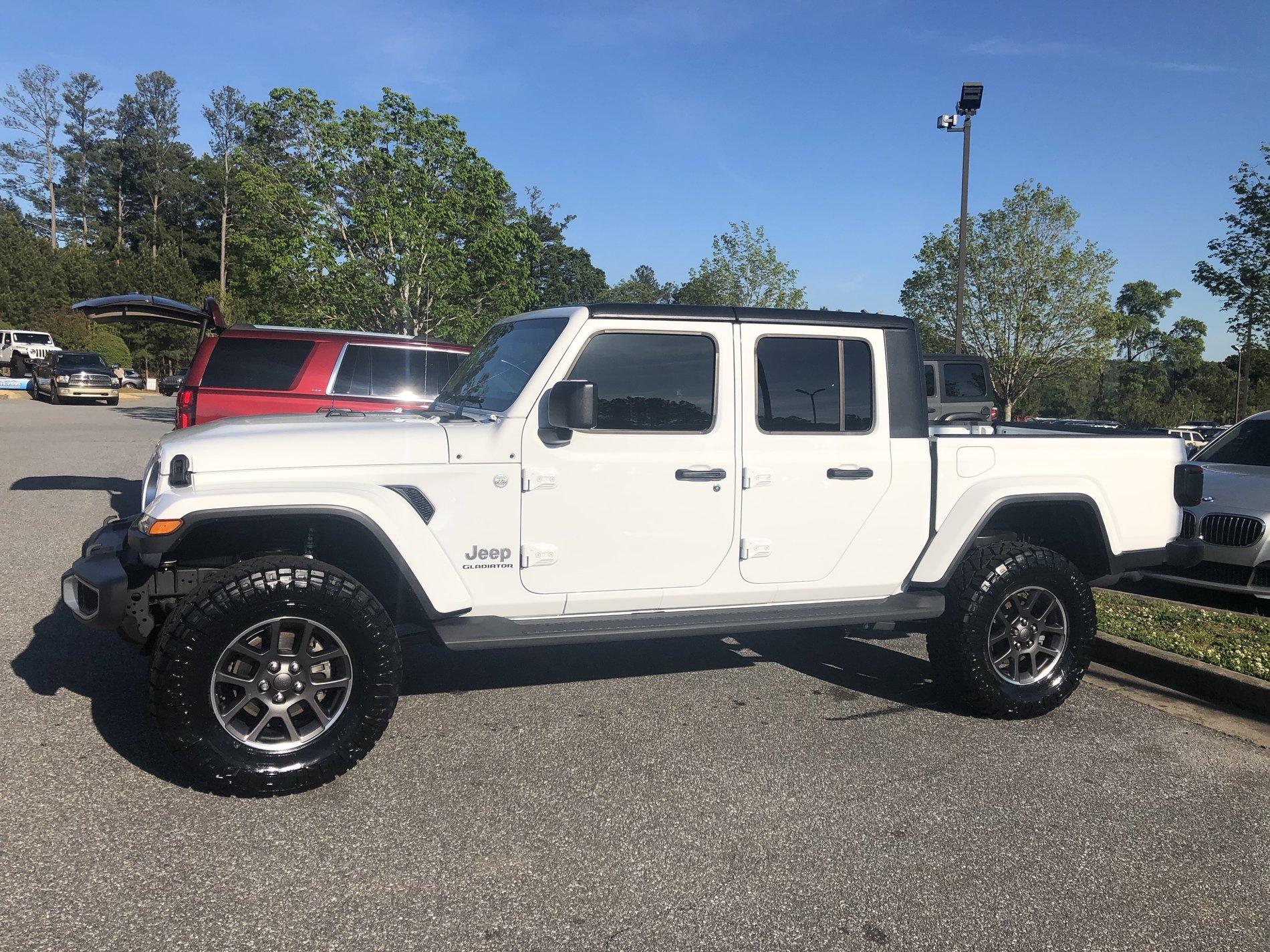 Jeep Gladiator FS: Hard Top Black D6D16455-236F-4E87-BB46-8A68561A8AA8