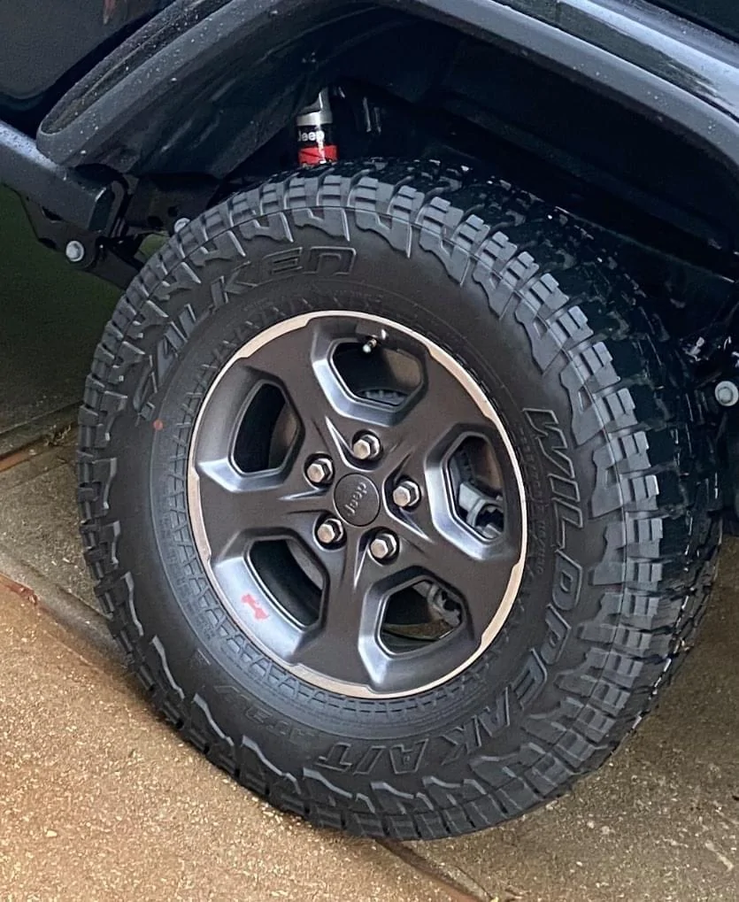 Jeep Gladiator Rubicon take-off wheels and tires AB1CA056-3825-4080-A48A-DEB42D269C74