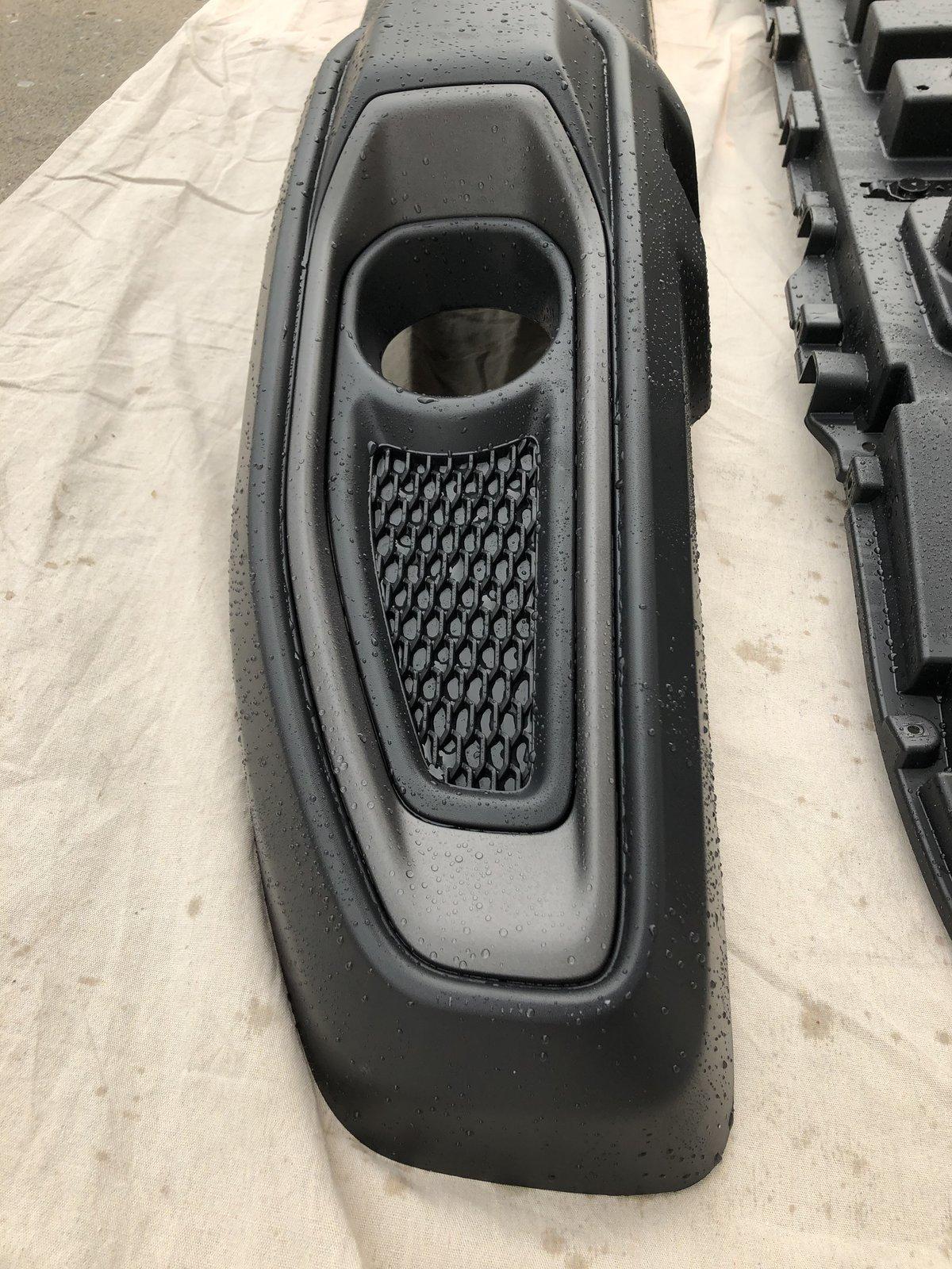 Jeep Gladiator Mojave/Rubicon Plastic Bumper 4659AAD3-2C4A-4B38-AF35-2515CFDE834A