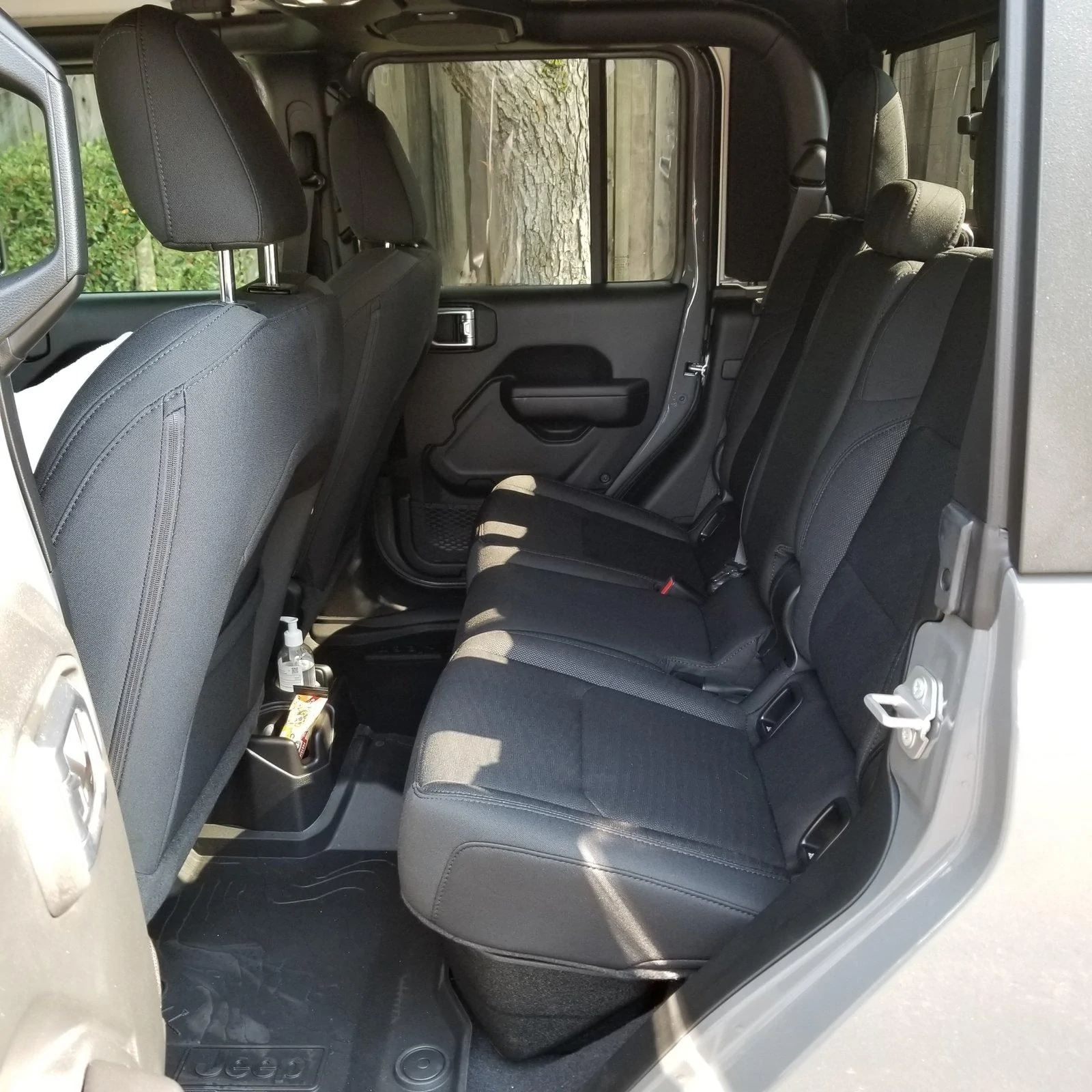 Jeep Gladiator 2020 Jeep Gladiator Sport S w/Max Tow 850 miles 20200829_160509