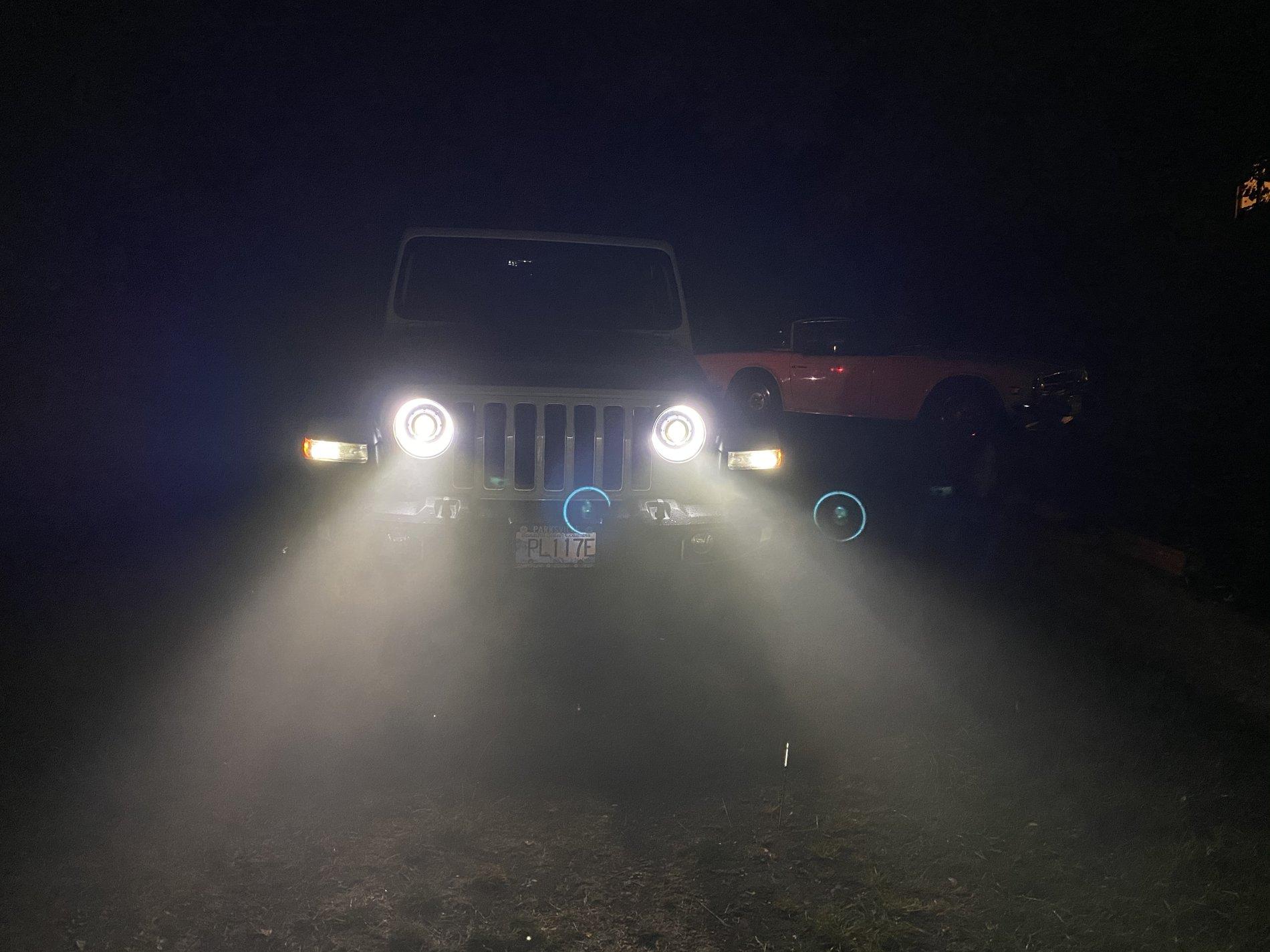 Jeep Gladiator Installed Oracle Oculus Bi-LED headlights..and Fog lights and Diode Dynamics side marker bulbs 4D8E0021-52A4-4F30-9814-5BA39709A0CC
