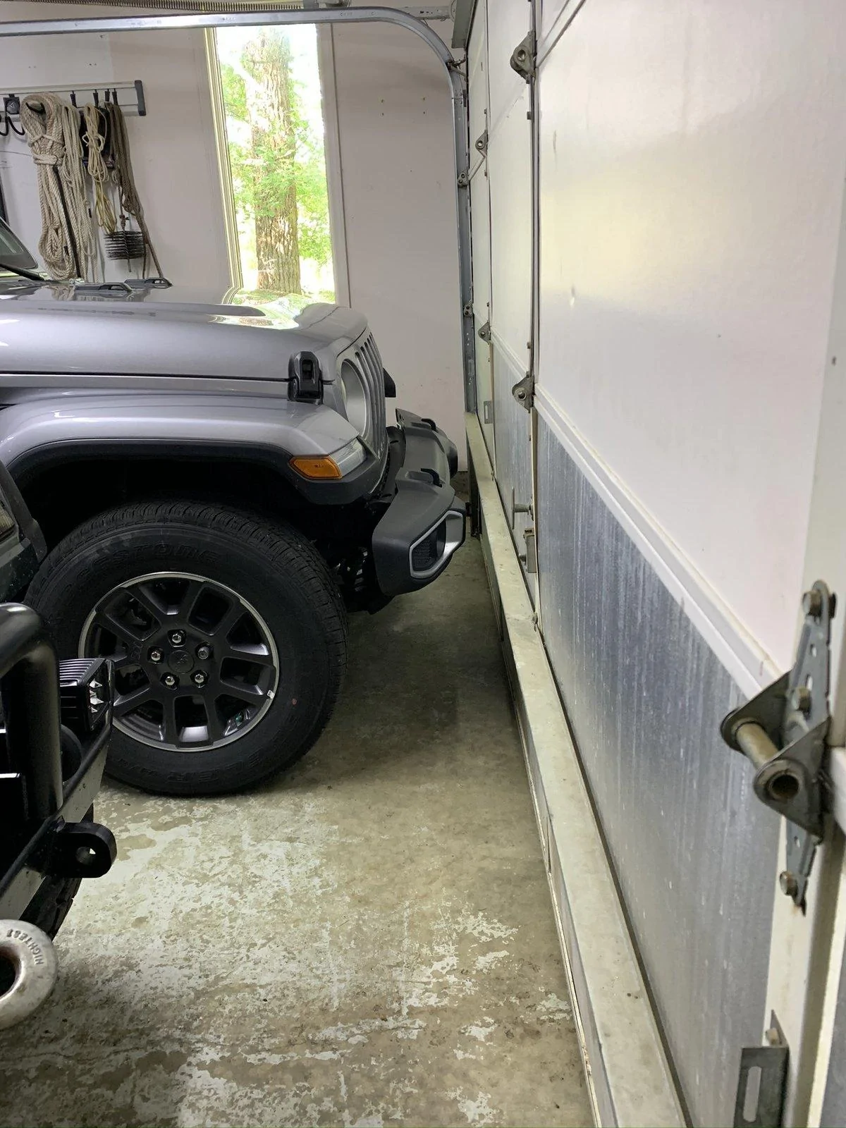 Jeep Gladiator Photo challenge.. Show me your Gladiator in your garage. IMG_1970