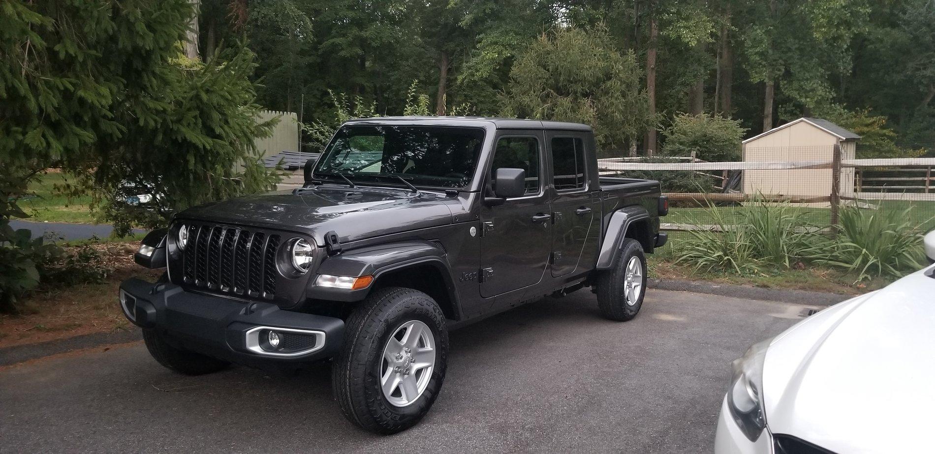 Jeep Gladiator 2021 no air dam 20200914_190937